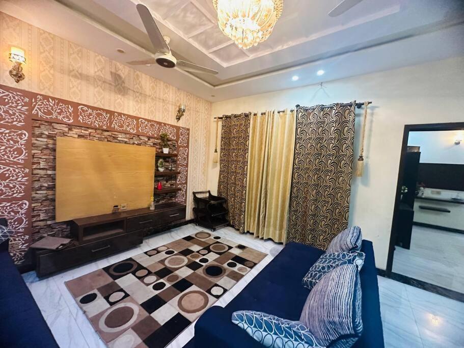 2 Bedrooms, Hall & Kitchen-Entire Floor- in DHA Lahore view 3