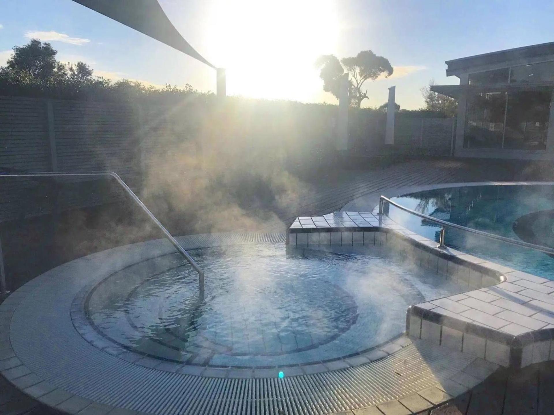 Newly built with WiFi & Healthclub, pool & gym access