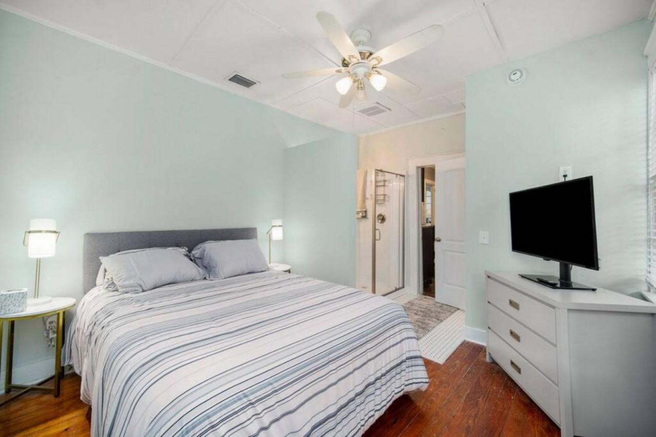 Lovely & Historical 3BR - Balcony - Central Location