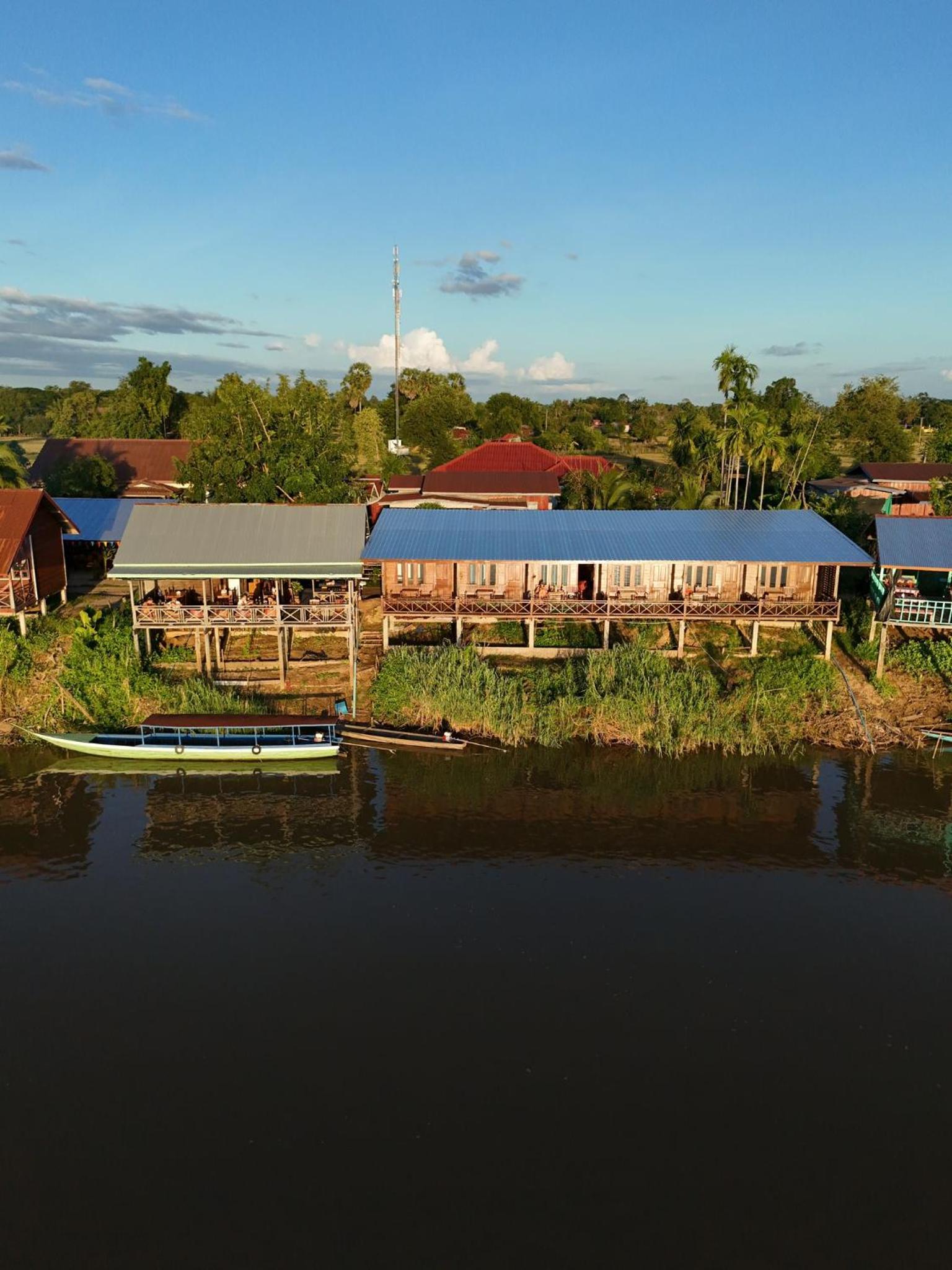 DONDET Vixay Sunset And River View view 2