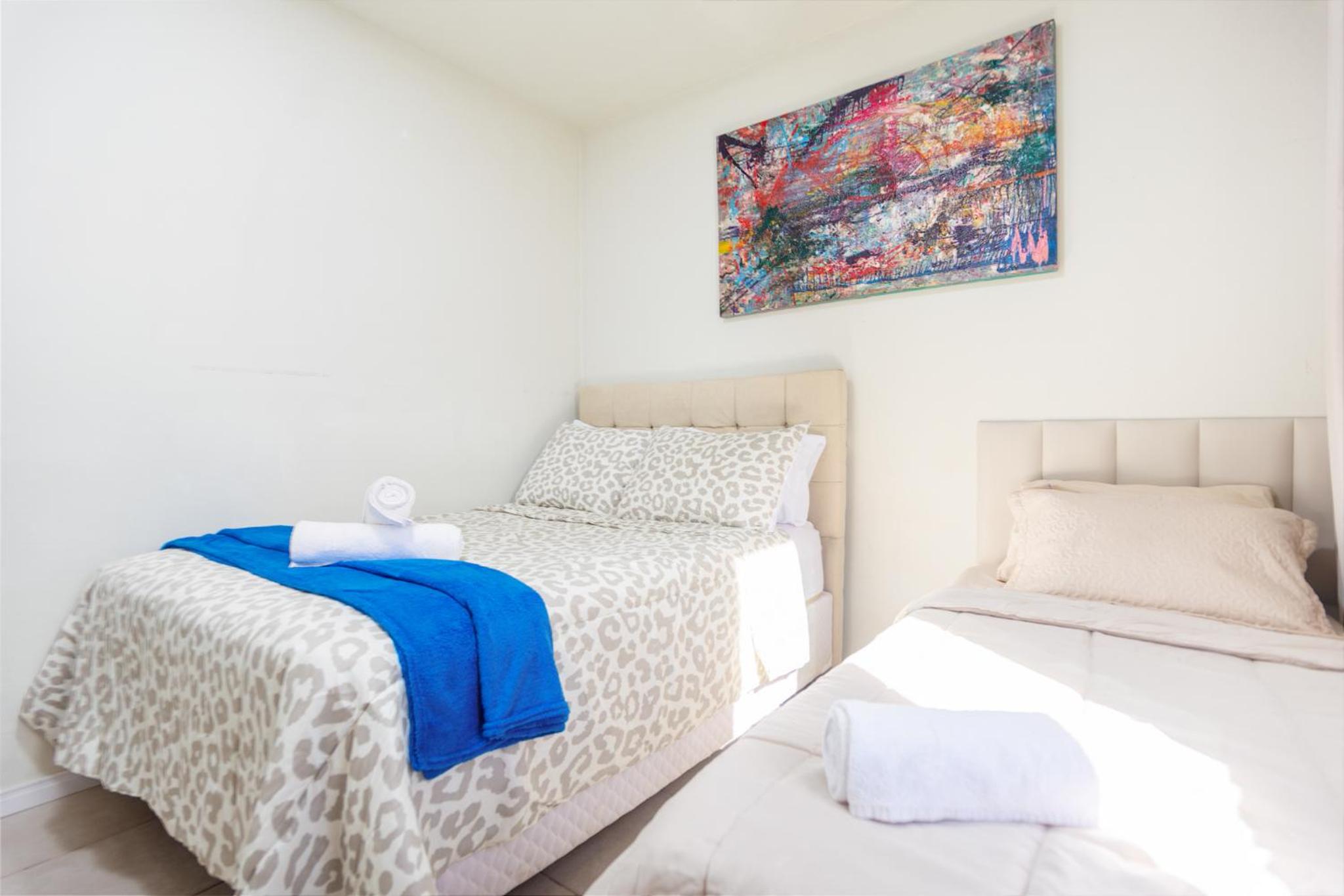 Casa de Praia com Piscina Aquecida e 4 Suítes e garagem 3 carros, 800 mtrs da praia internet 700 mbps, condomínio privado com pista de skate , quadra de fu