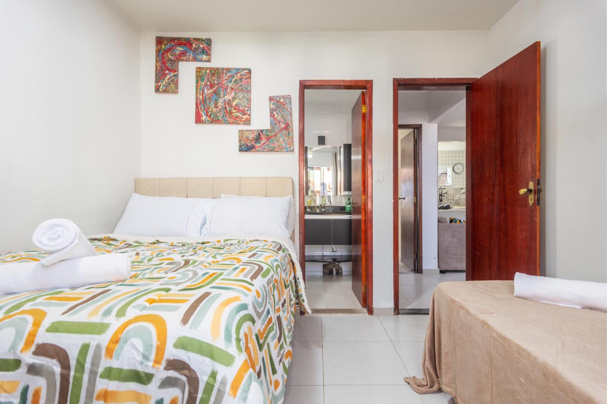 Casa de Praia com Piscina Aquecida e 4 Suítes e garagem 3 carros, 800 mtrs da praia internet 700 mbps, condomínio privado com pista de skate , quadra de fu
