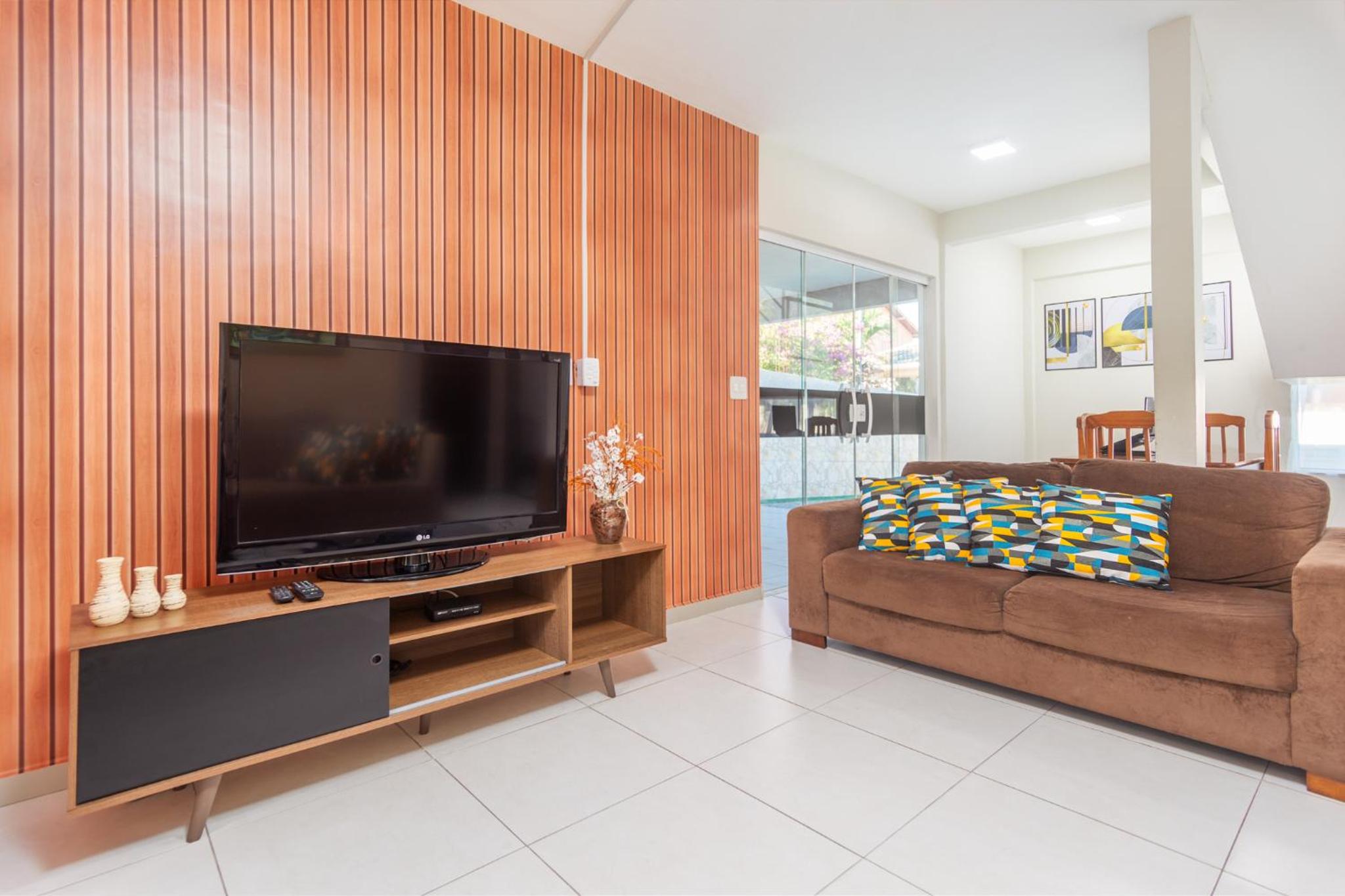 Casa de Praia com Piscina Aquecida e 4 Suítes e garagem 3 carros, 800 mtrs da praia internet 700 mbps, condomínio privado com pista de skate , quadra de fu