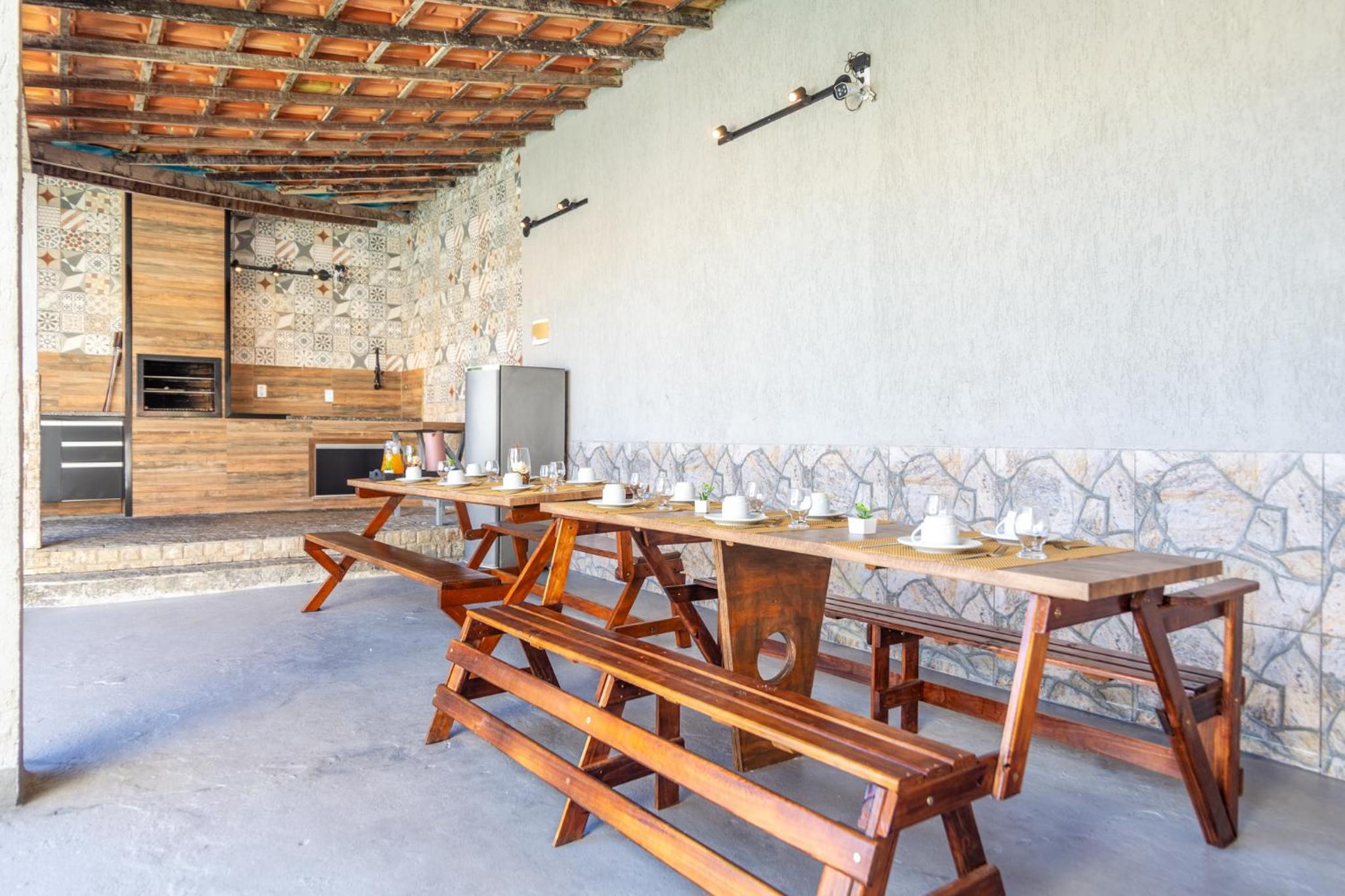Casa de Praia com Piscina Aquecida e 4 Suítes e garagem 3 carros, 800 mtrs da praia internet 700 mbps, condomínio privado com pista de skate , quadra de fu