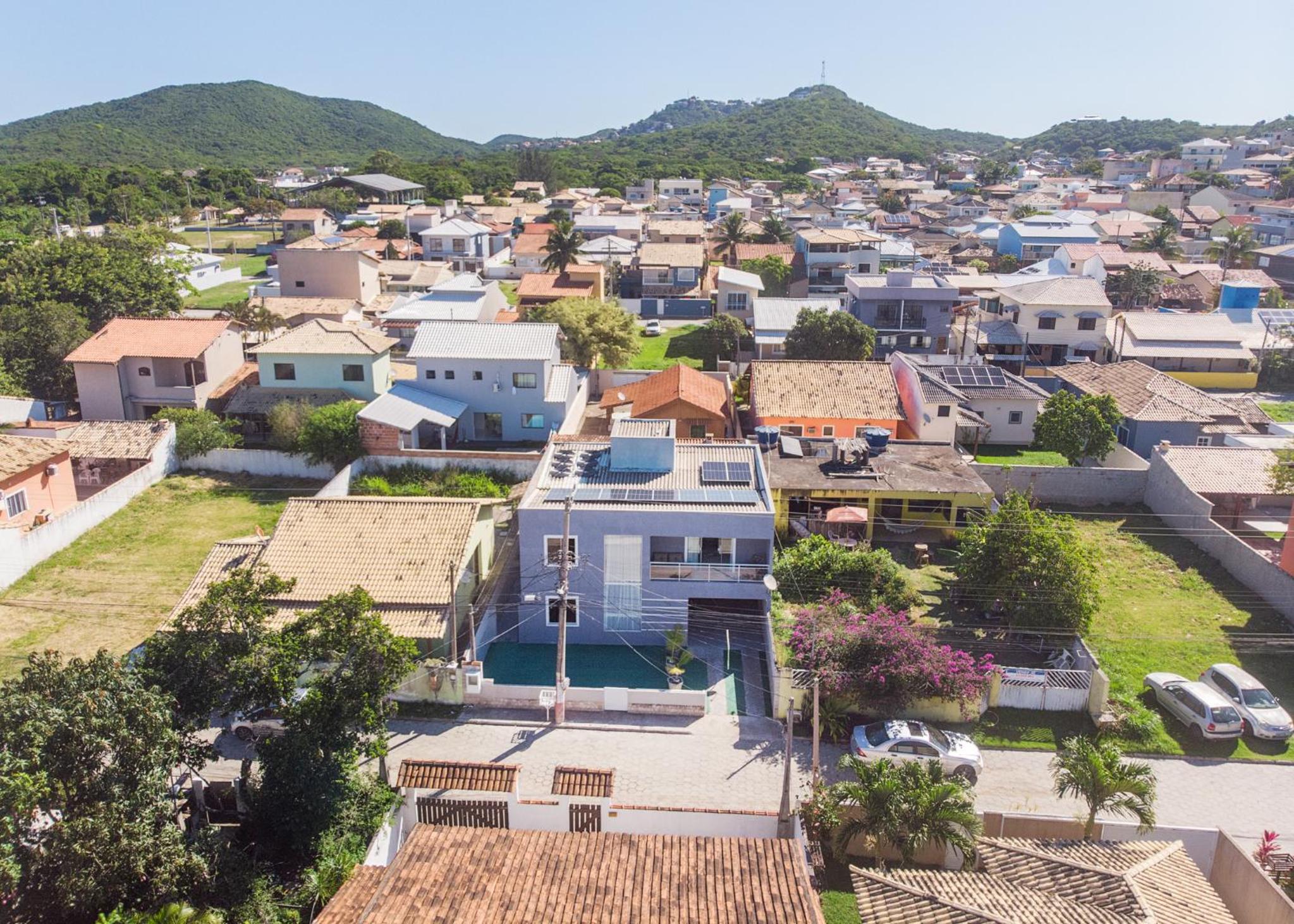 Casa de Praia com Piscina Aquecida e 4 Suítes e garagem 3 carros, 800 mtrs da praia internet 700 mbps, condomínio privado com pista de skate , quadra de fu