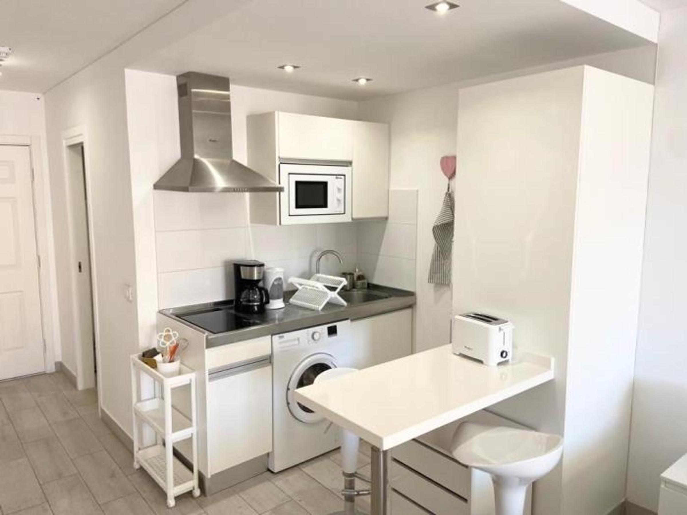 Estudio moderno con piscina climatizada y parking en Los Cristianos - ES-347-30 view 3