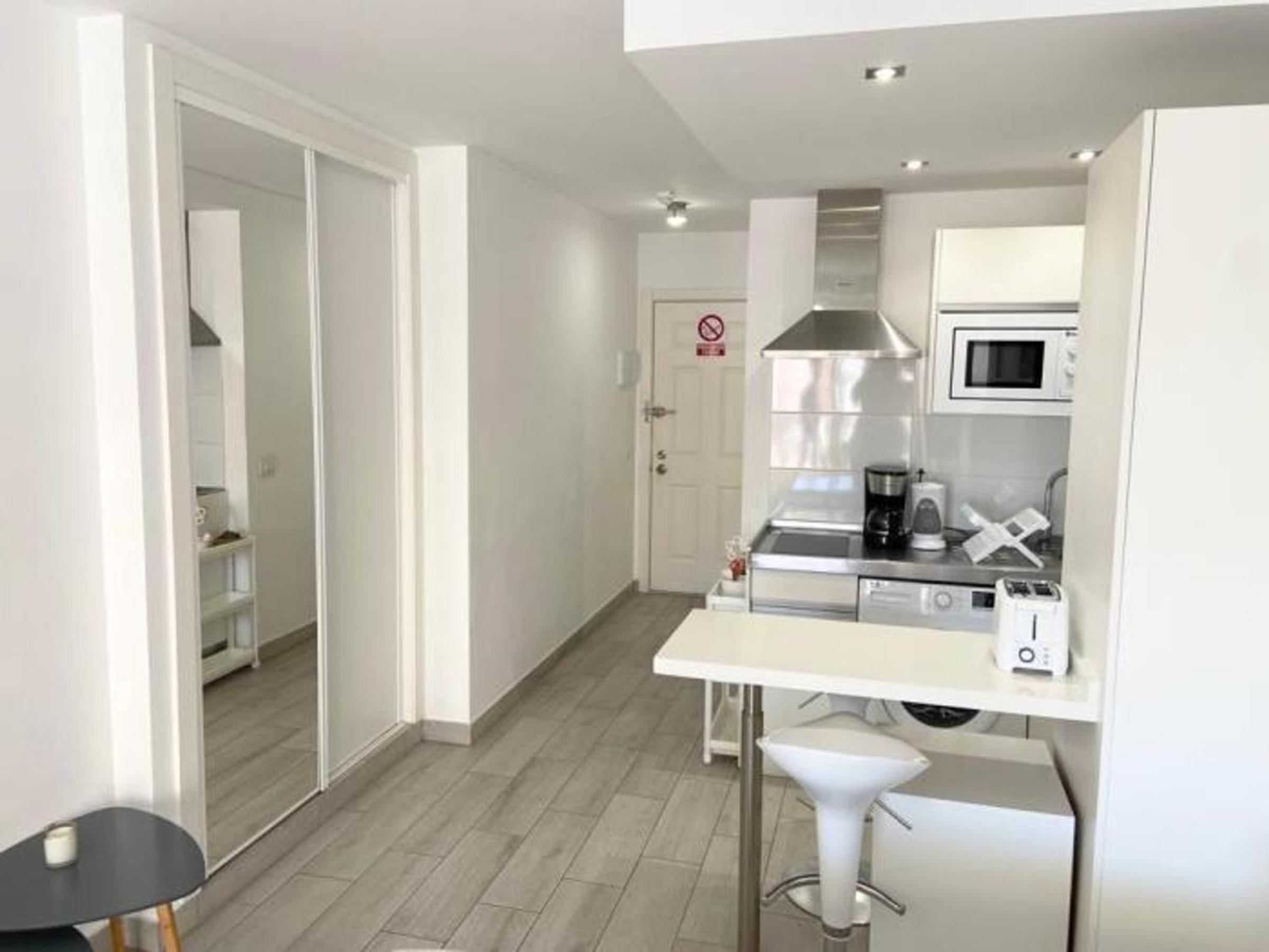 Estudio moderno con piscina climatizada y parking en Los Cristianos - ES-347-30 view 5