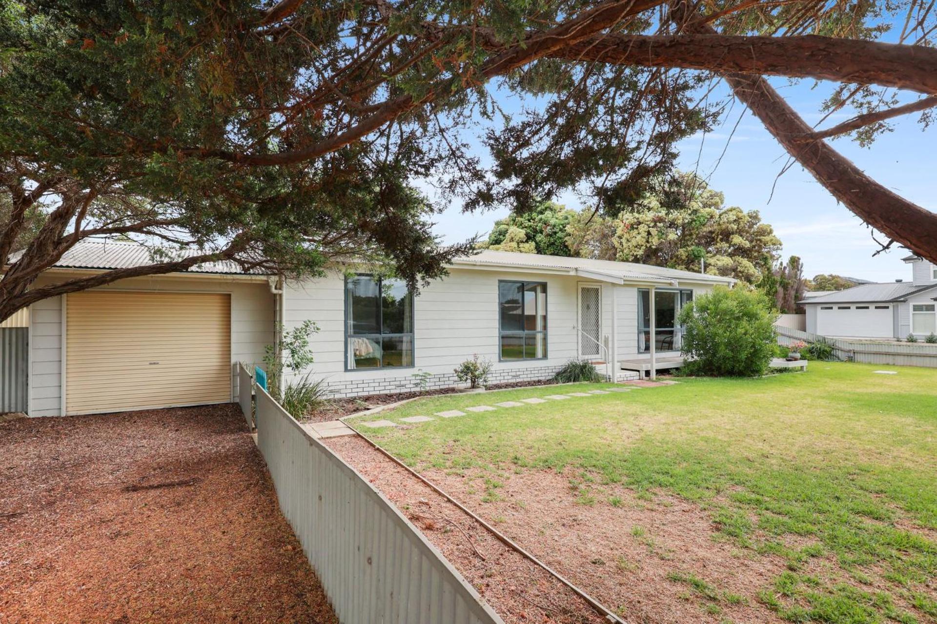 Hazel House, 2 Hazel St, Goolwa Beach