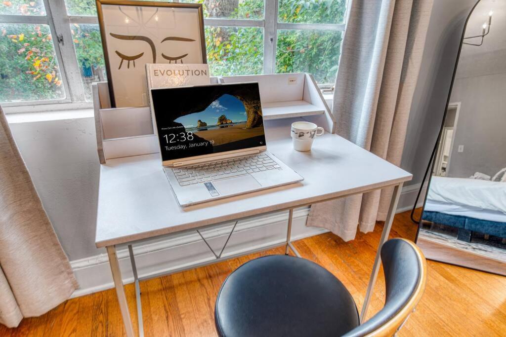 Charming Getaway, Minutes to Everything! view 4