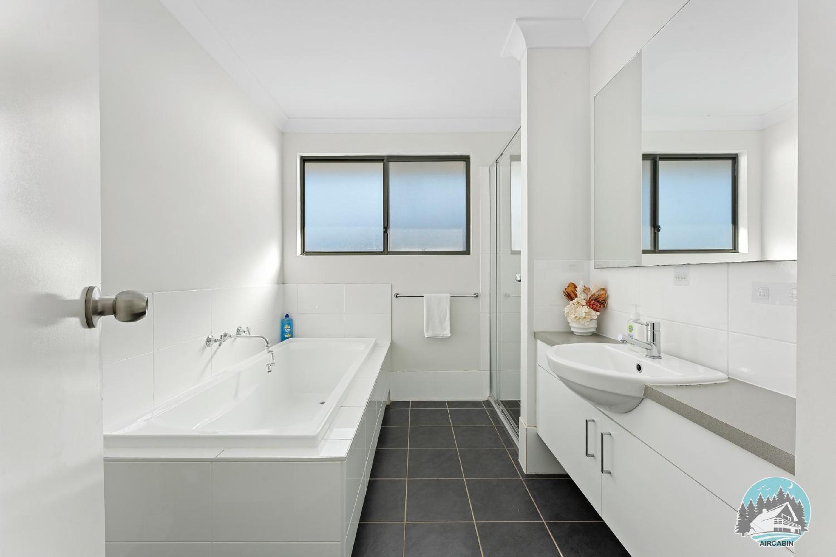Aircabin - Tallawong - Elegant Home - 4 Beds House