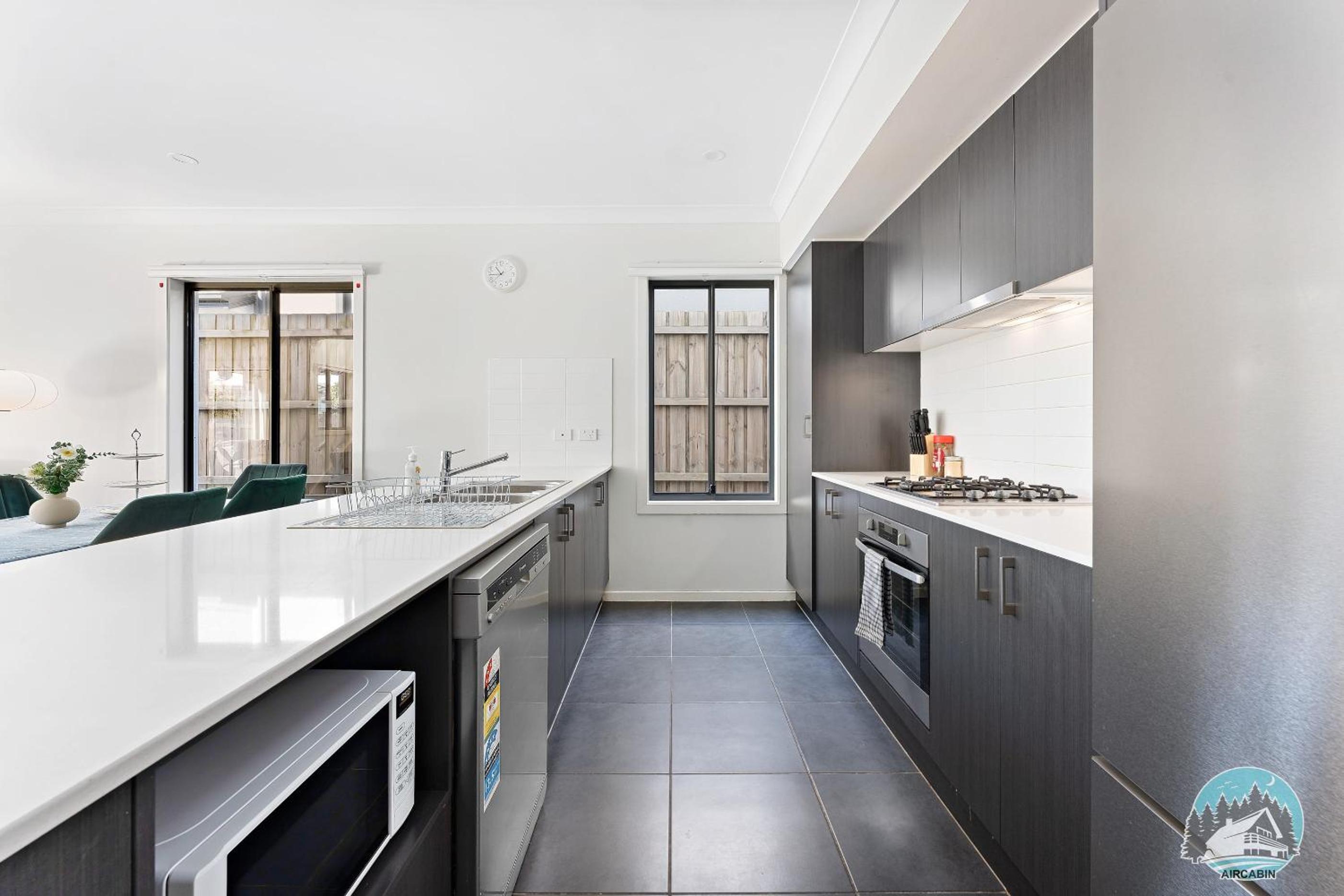 Aircabin - Tallawong - Elegant Home - 4 Beds House