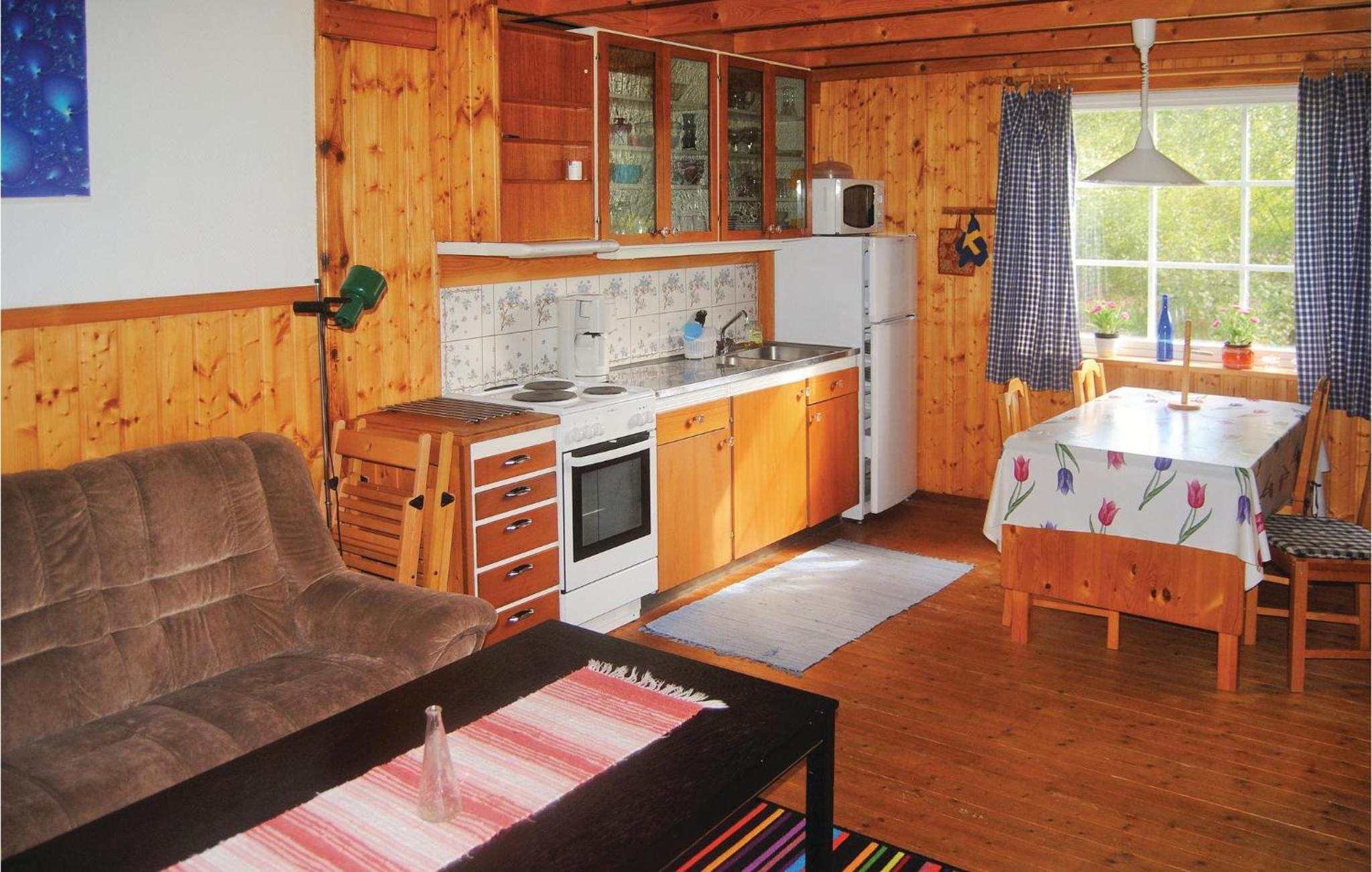 2 Bedroom Awesome Home In Munka-Ljungby view 5