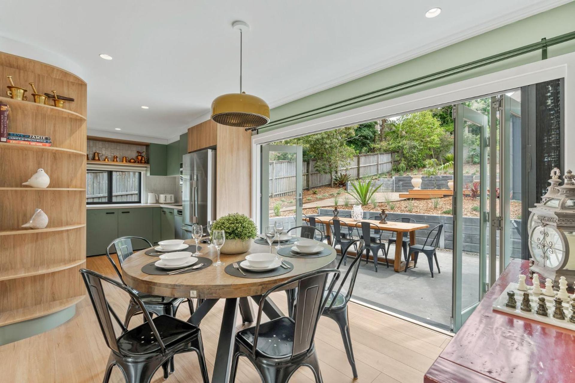 Ankers at Mollymook - spacious beach retreat