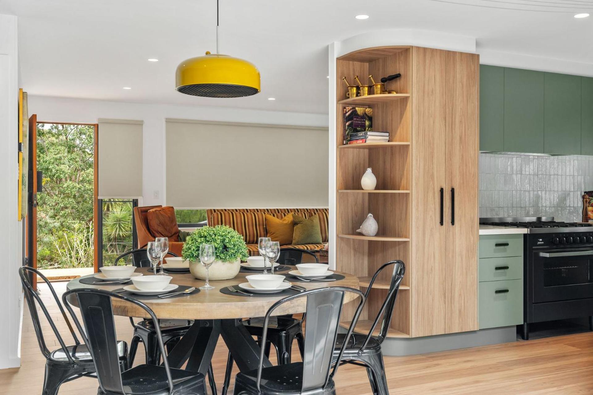 Ankers at Mollymook - spacious beach retreat