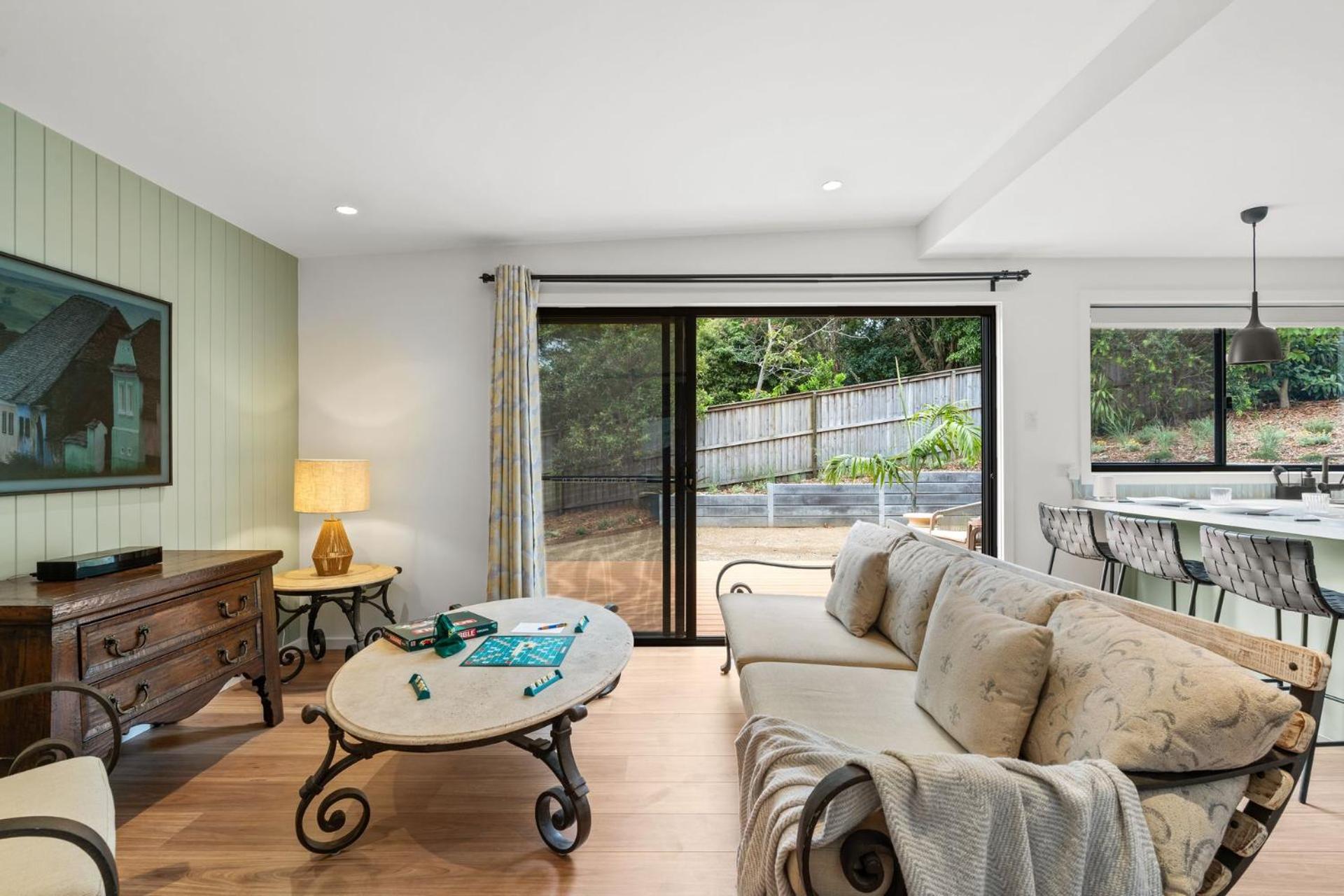 Ankers at Mollymook - spacious beach retreat