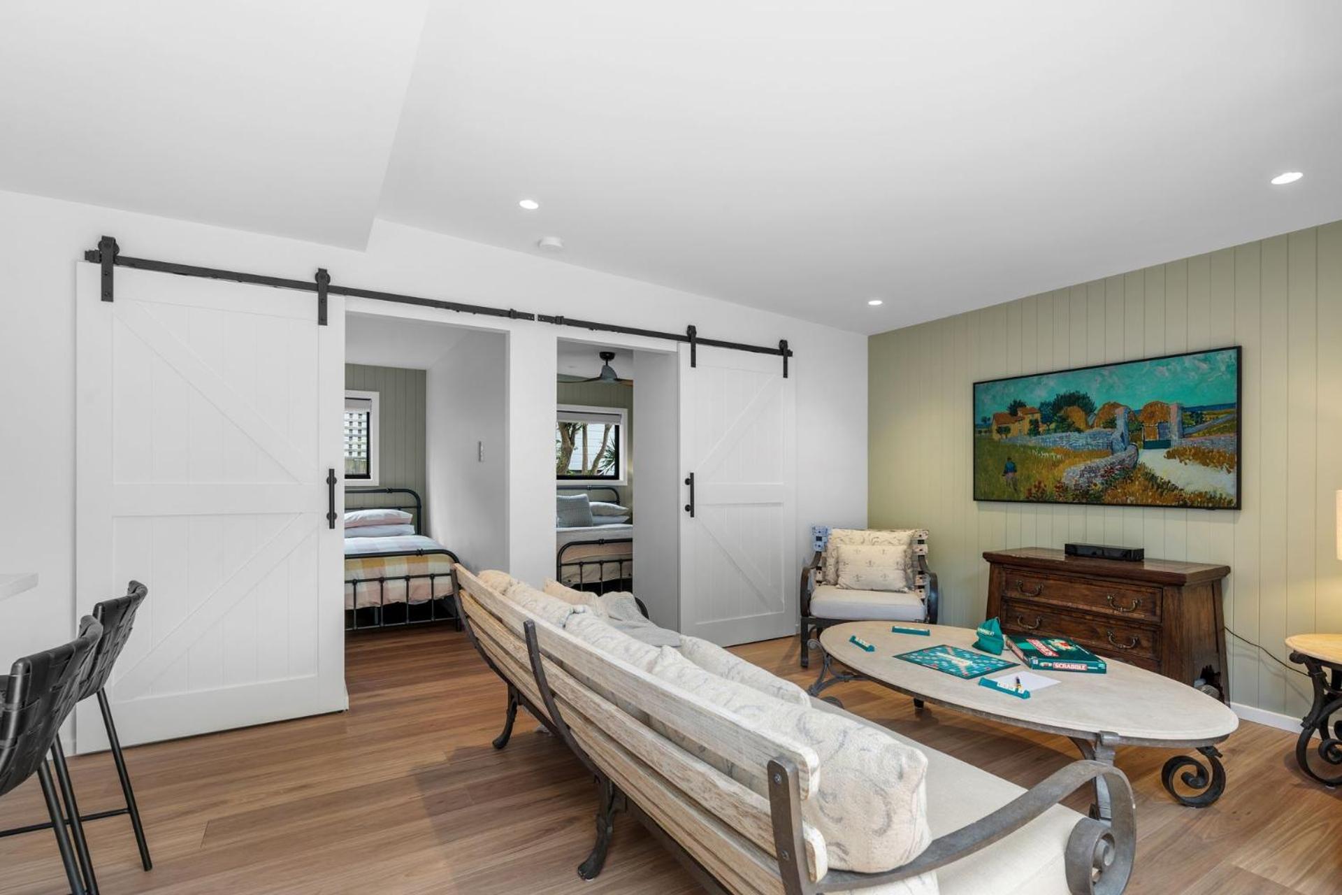 Ankers at Mollymook - spacious beach retreat