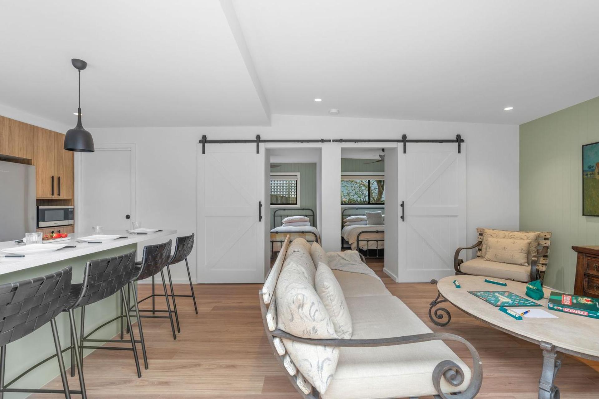 Ankers at Mollymook - spacious beach retreat