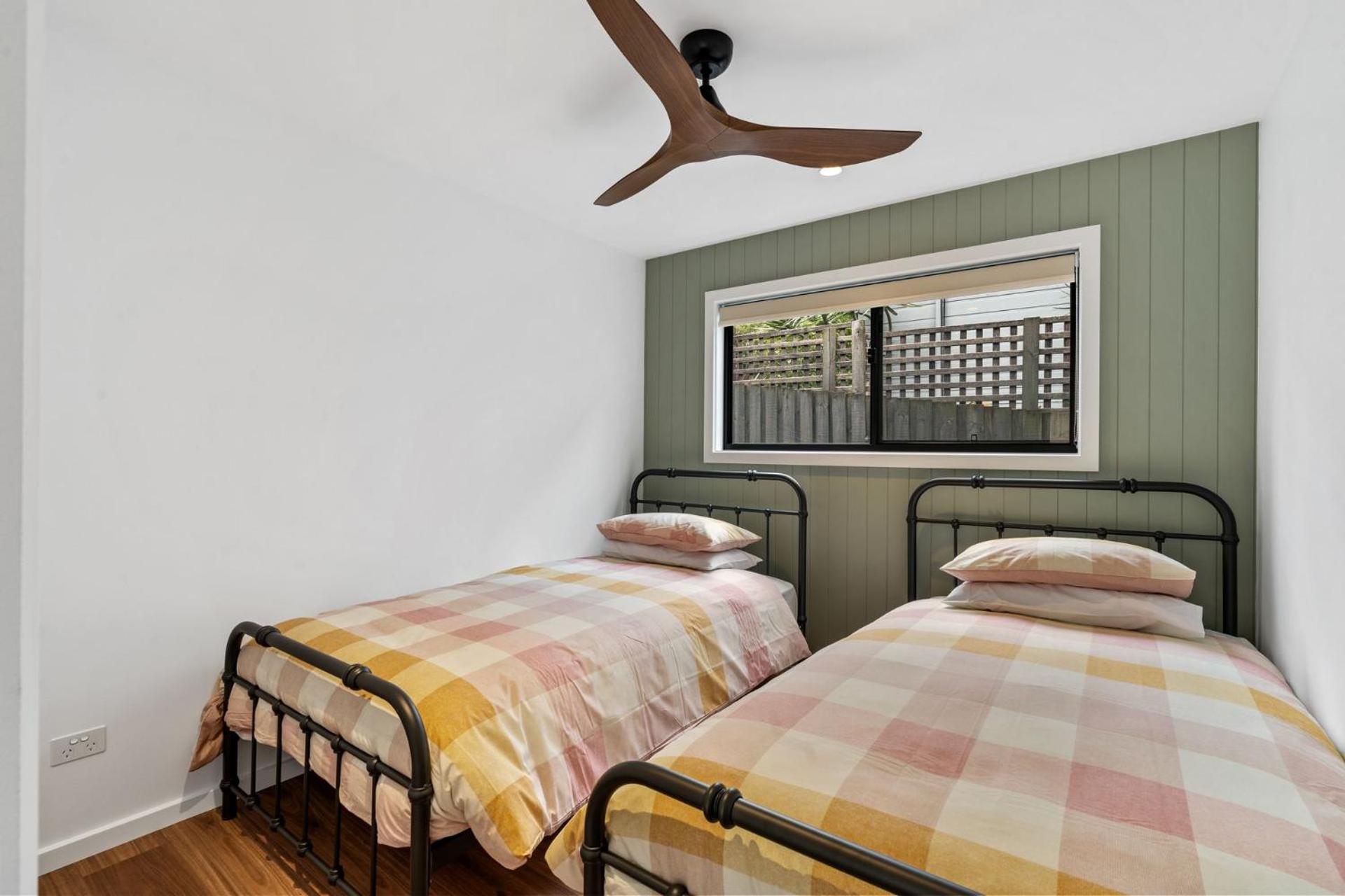 Ankers at Mollymook - spacious beach retreat
