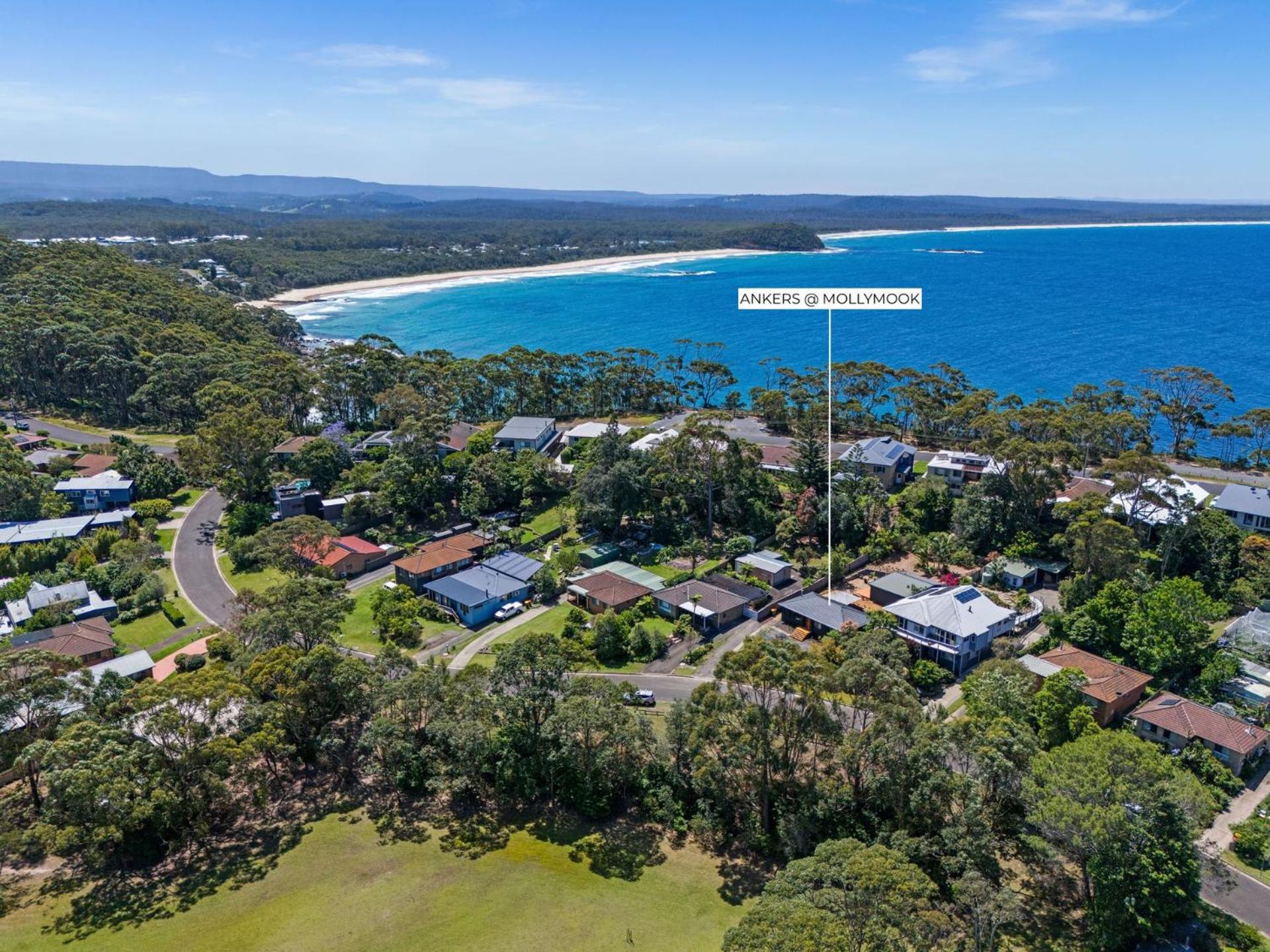 Ankers at Mollymook - spacious beach retreat