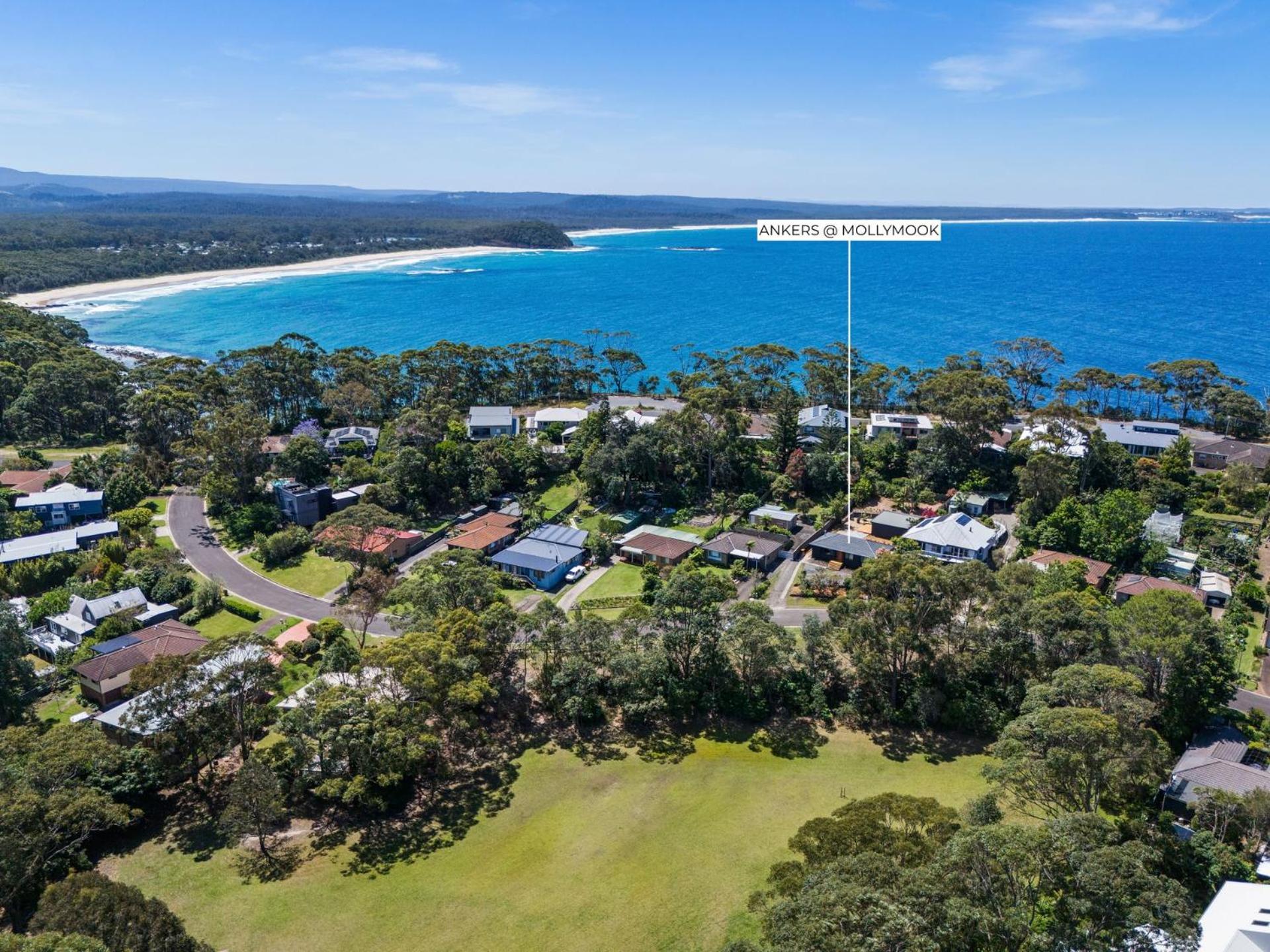 Ankers at Mollymook - spacious beach retreat