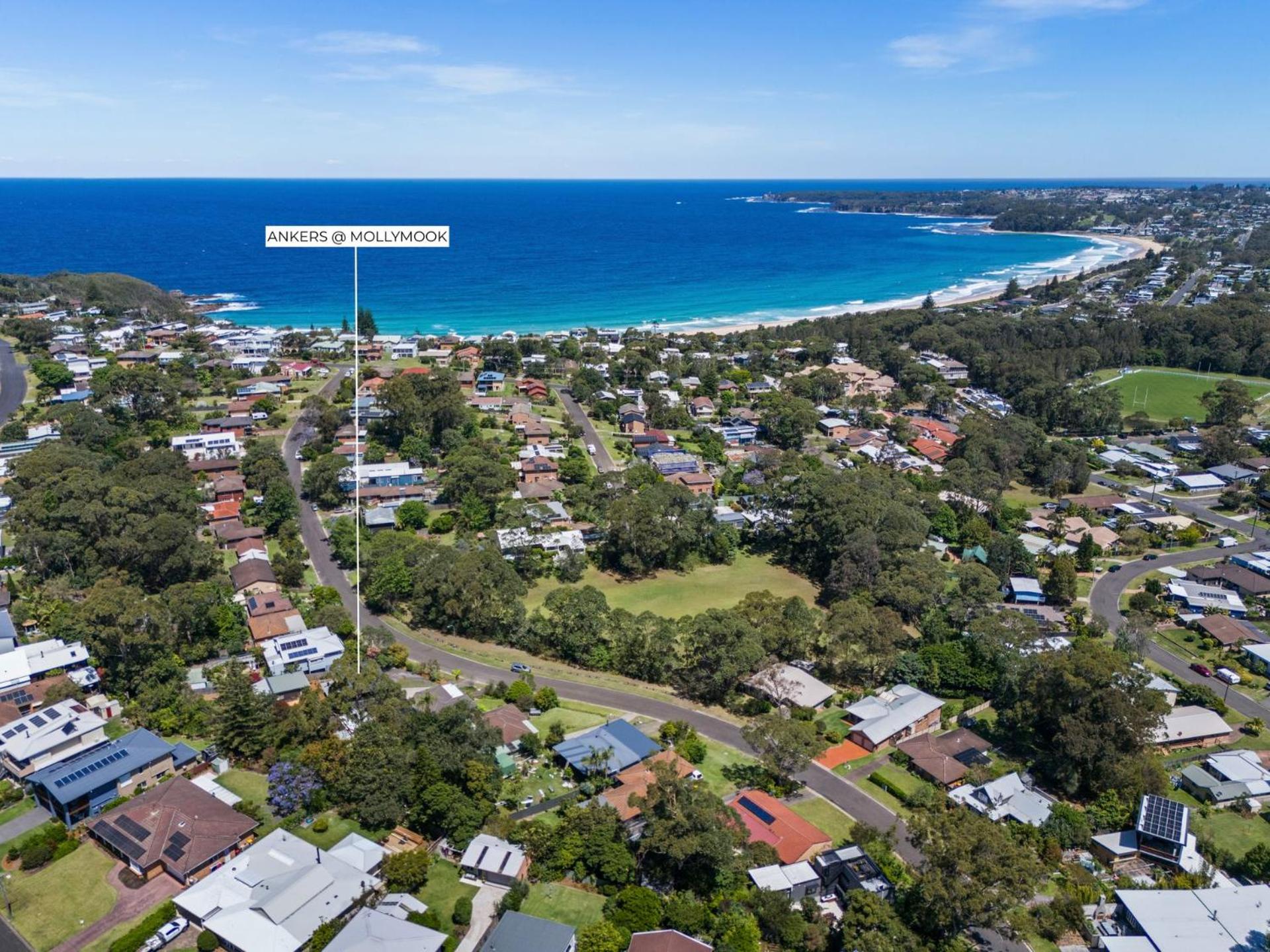 Ankers at Mollymook - spacious beach retreat