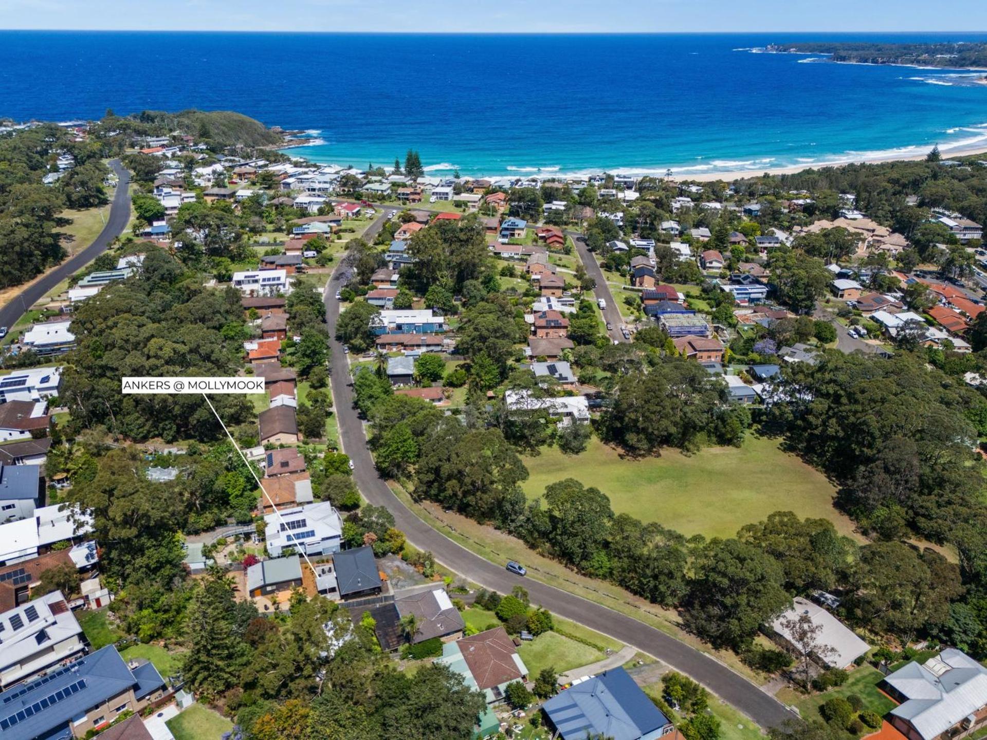 Ankers at Mollymook - spacious beach retreat