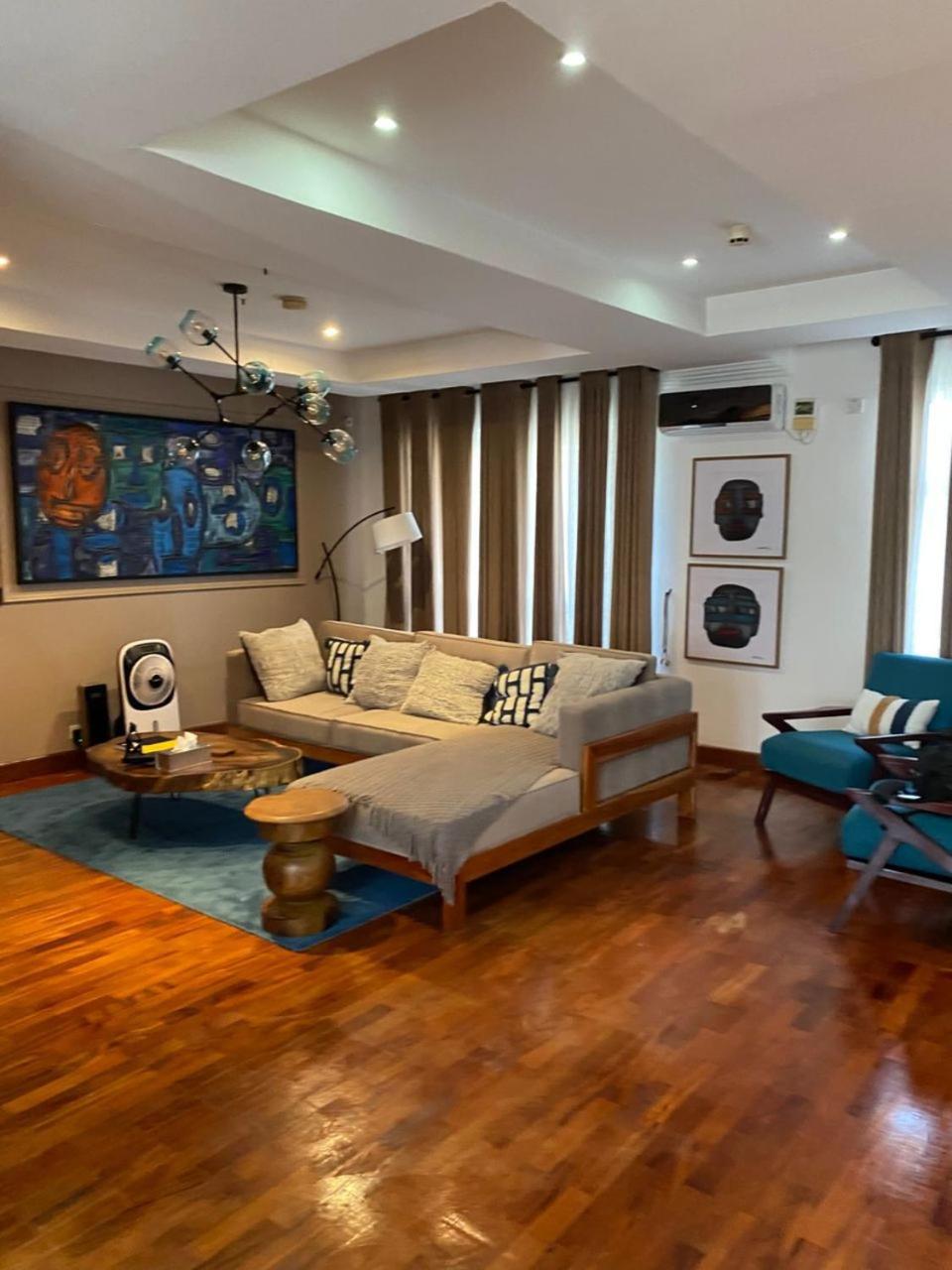 Enzo Apartments, Suites & Pods