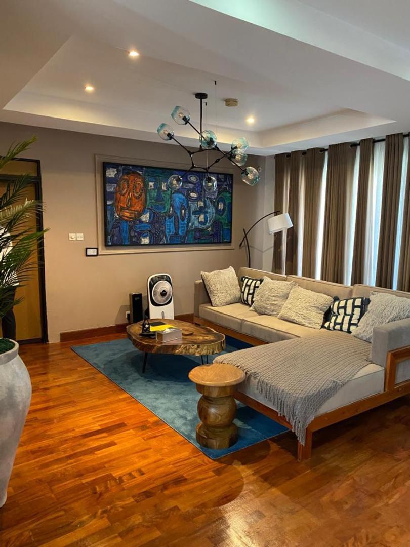 Enzo Apartments, Suites & Pods