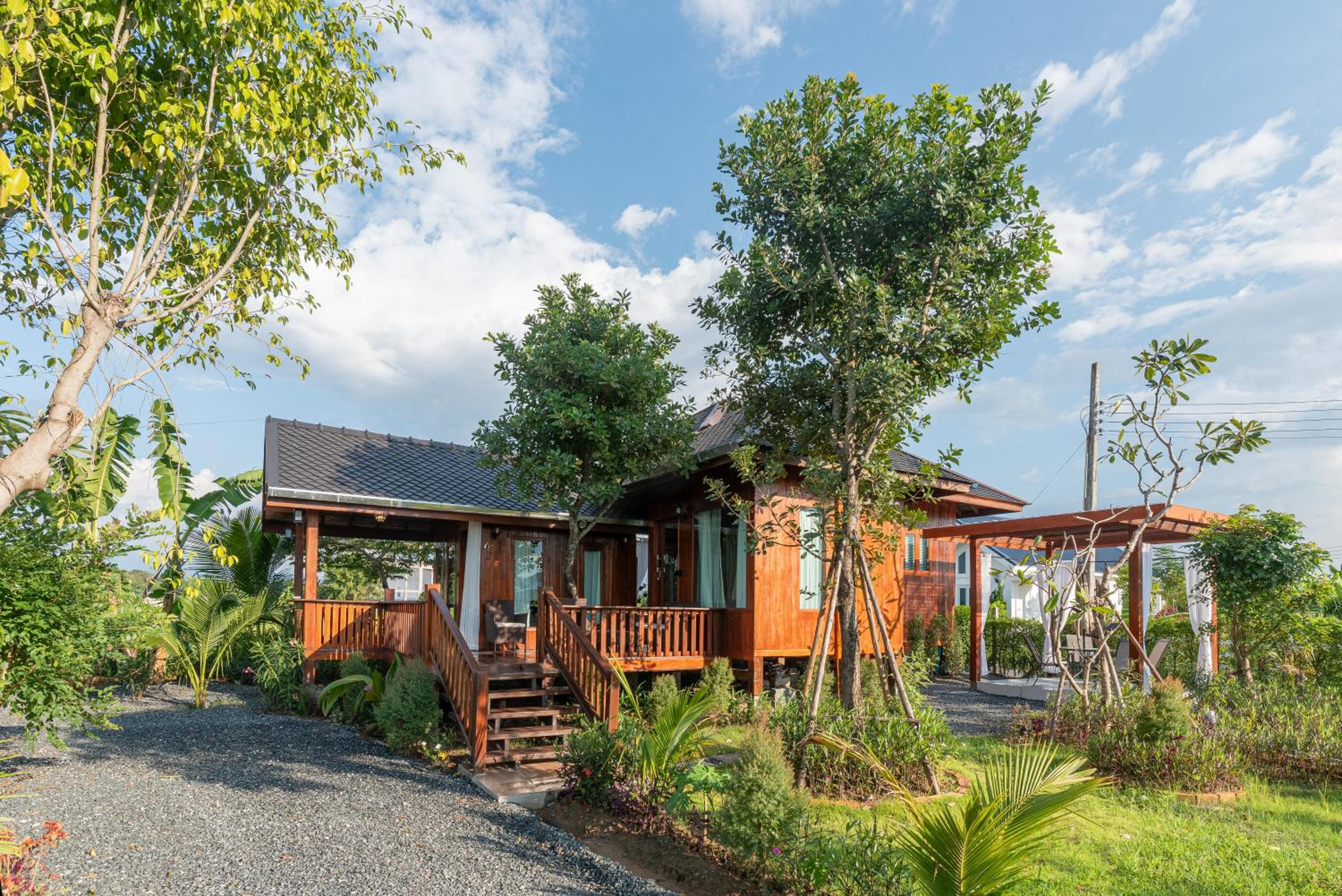 The garden pool villa resort at Doi Saket