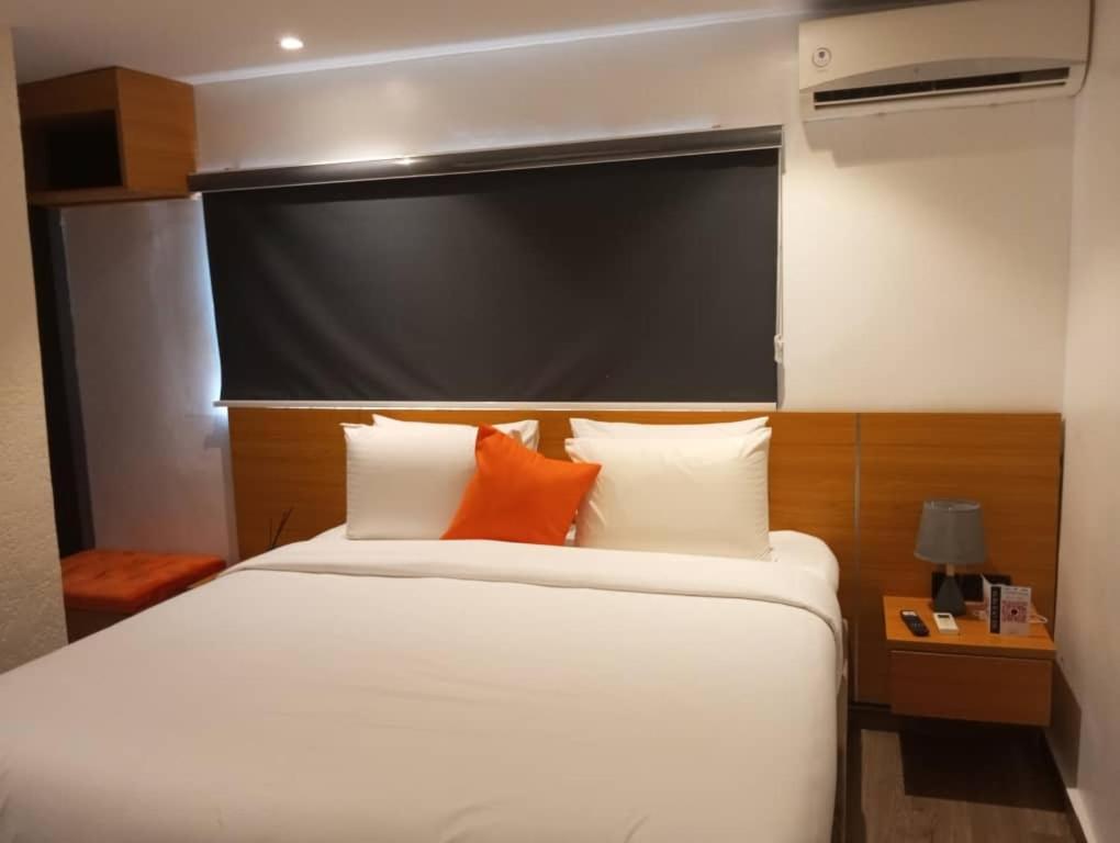 Enzo Apartments, Suites & Pods
