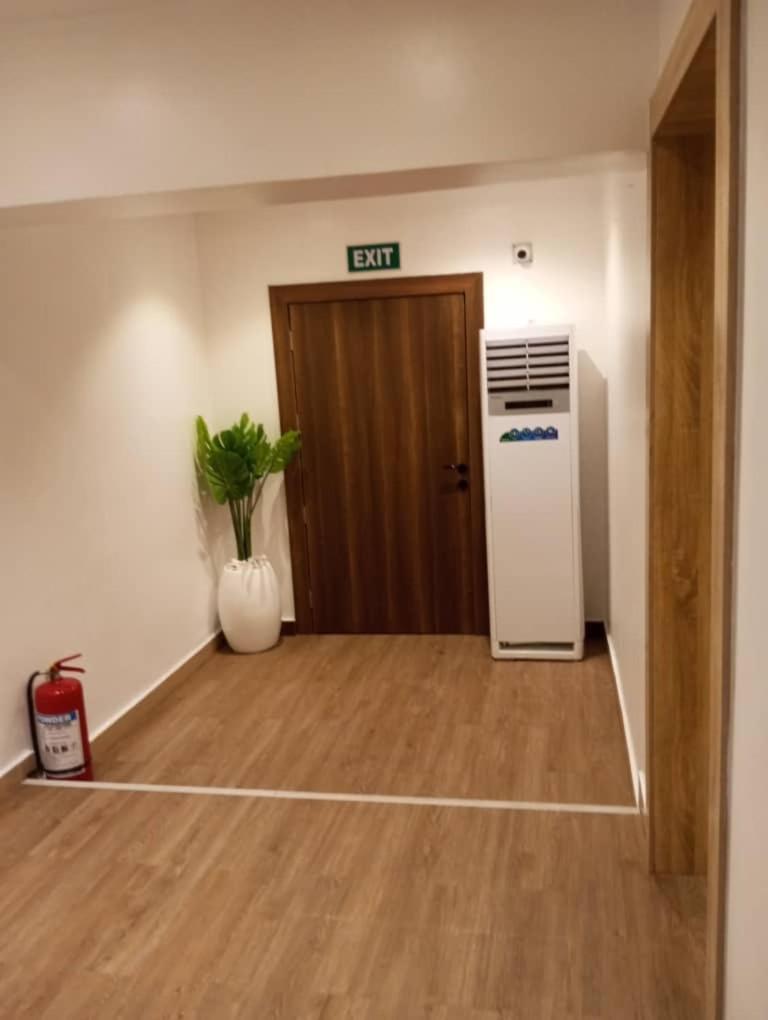 Enzo Apartments, Suites & Pods