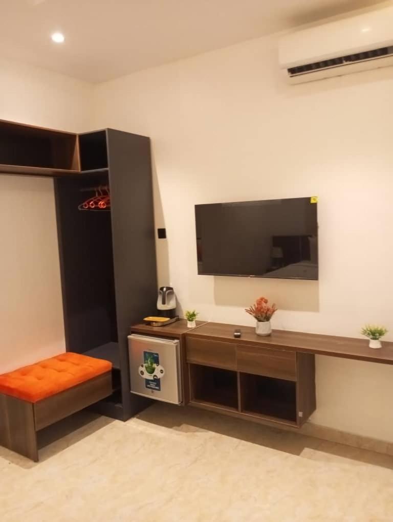 Enzo Apartments, Suites & Pods