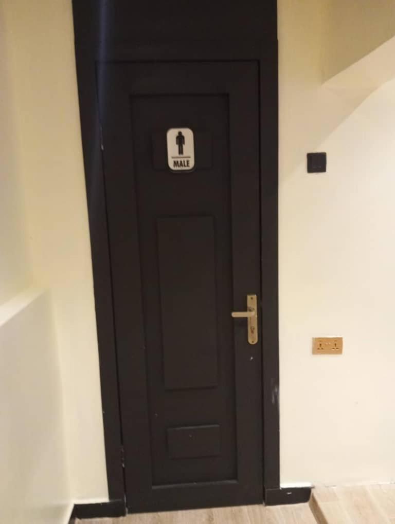 Enzo Apartments, Suites & Pods