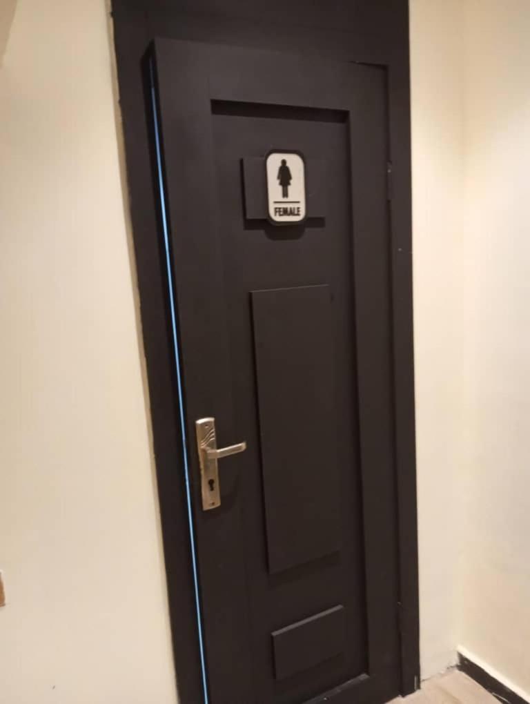 Enzo Apartments, Suites & Pods