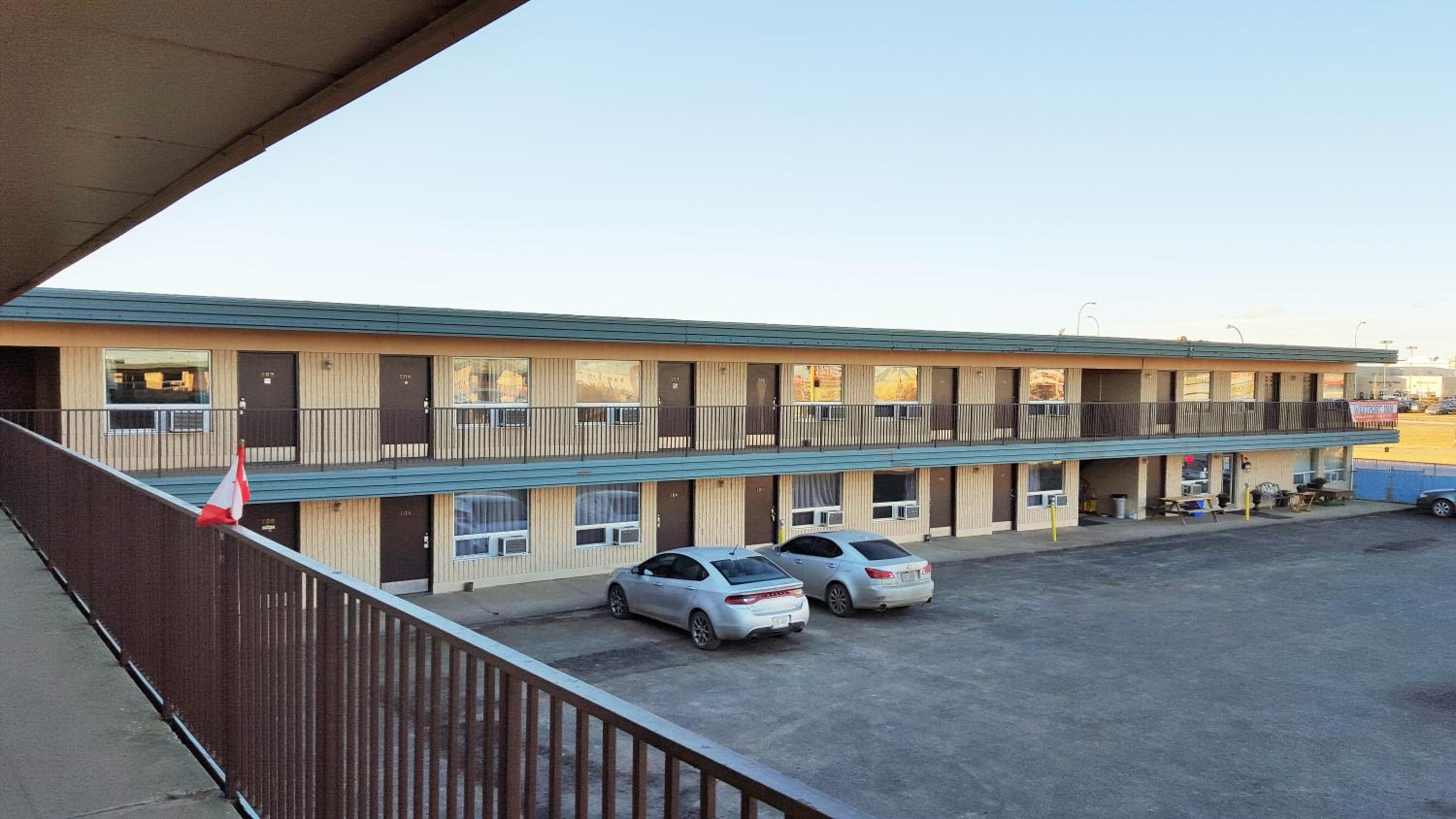 Grande Prairie Vacations - Westport Inn - Property Image 6