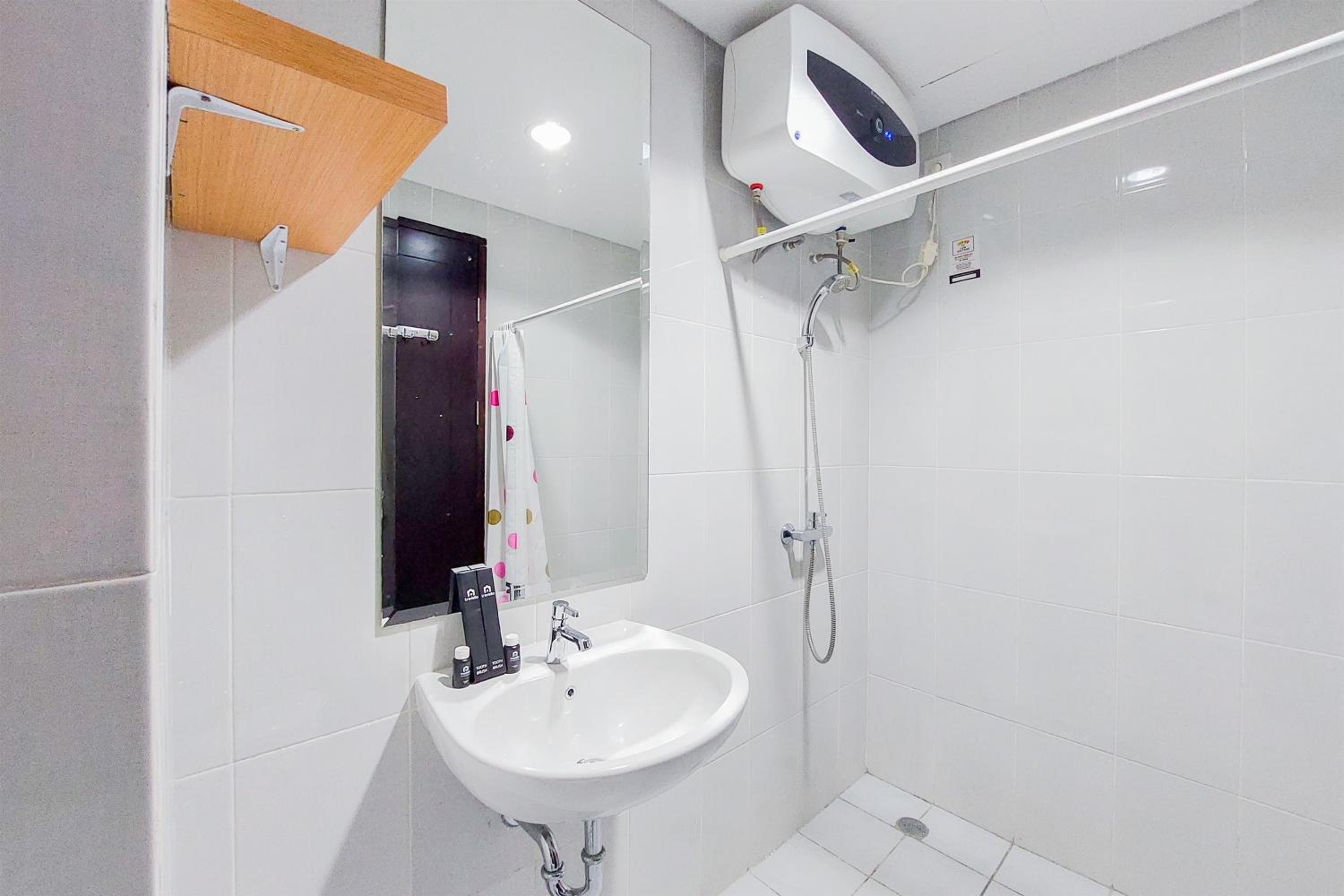 Comfy and Nice Studio Casa De Parco Apartment By Travelio