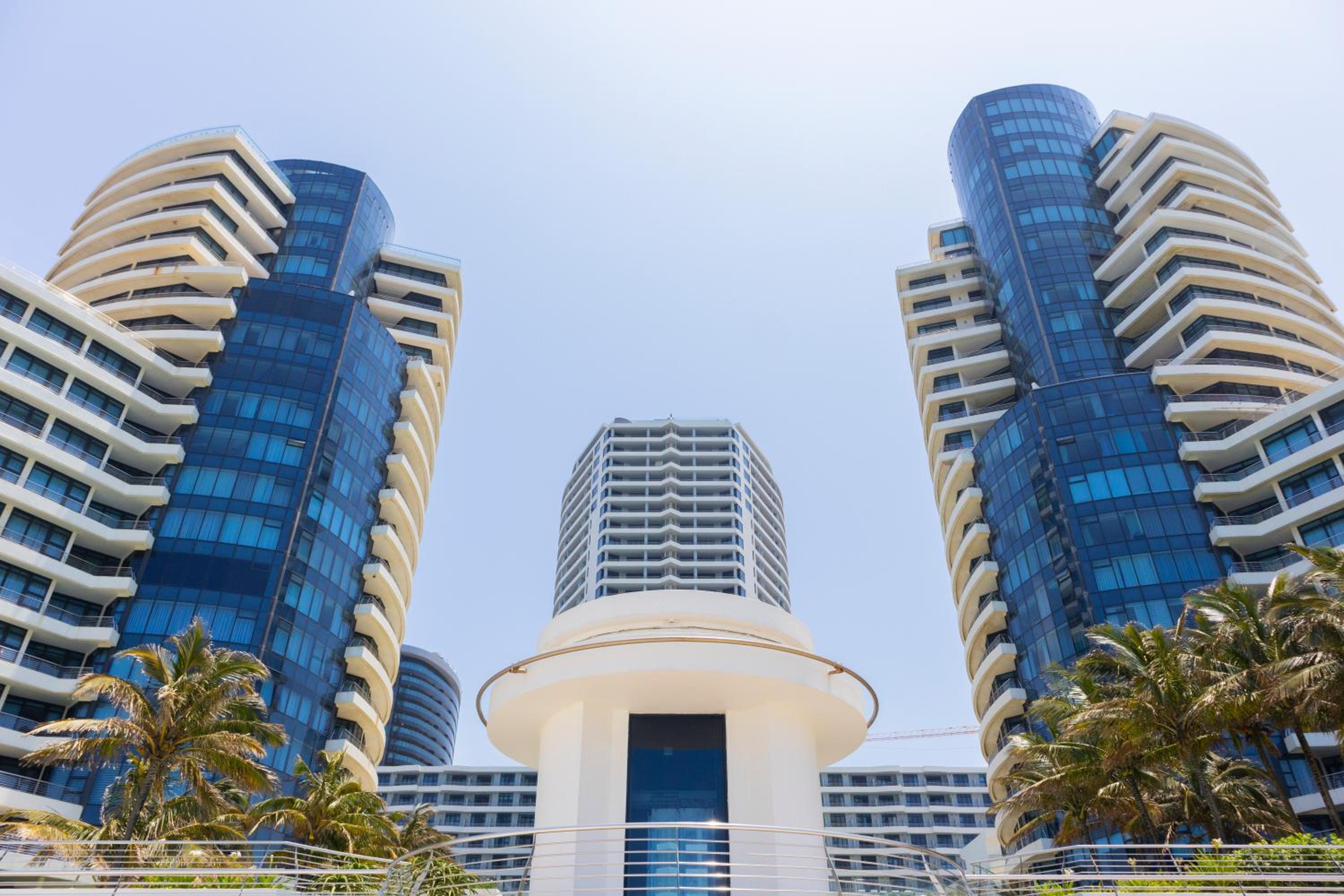 Luxury 1 Bedroom Apartment at The Pearls Umhlanga Walk to Beach and Oceans Mal view 2