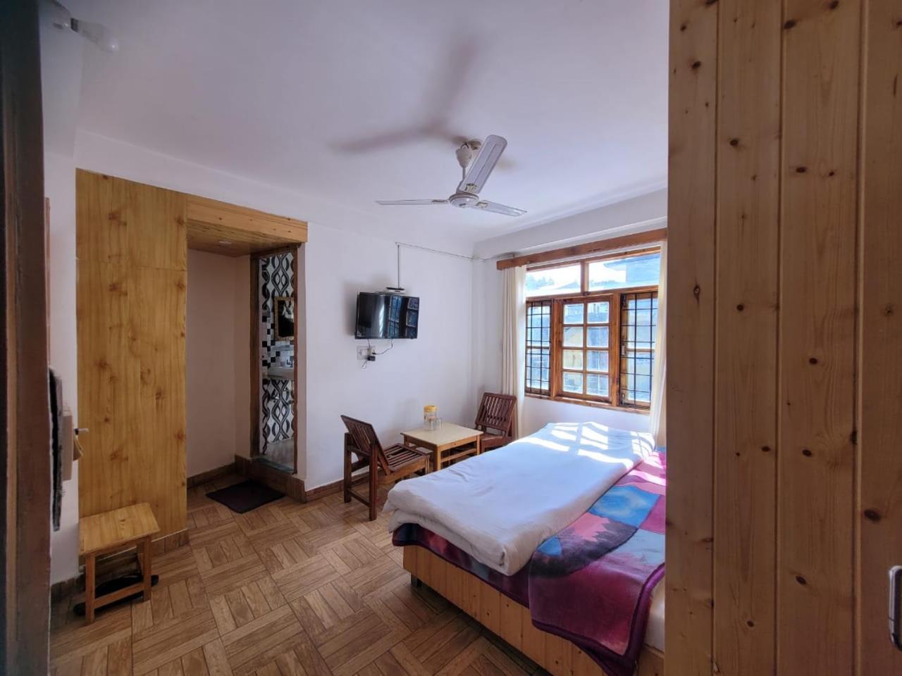 Hills Homestay and Devallya view 3