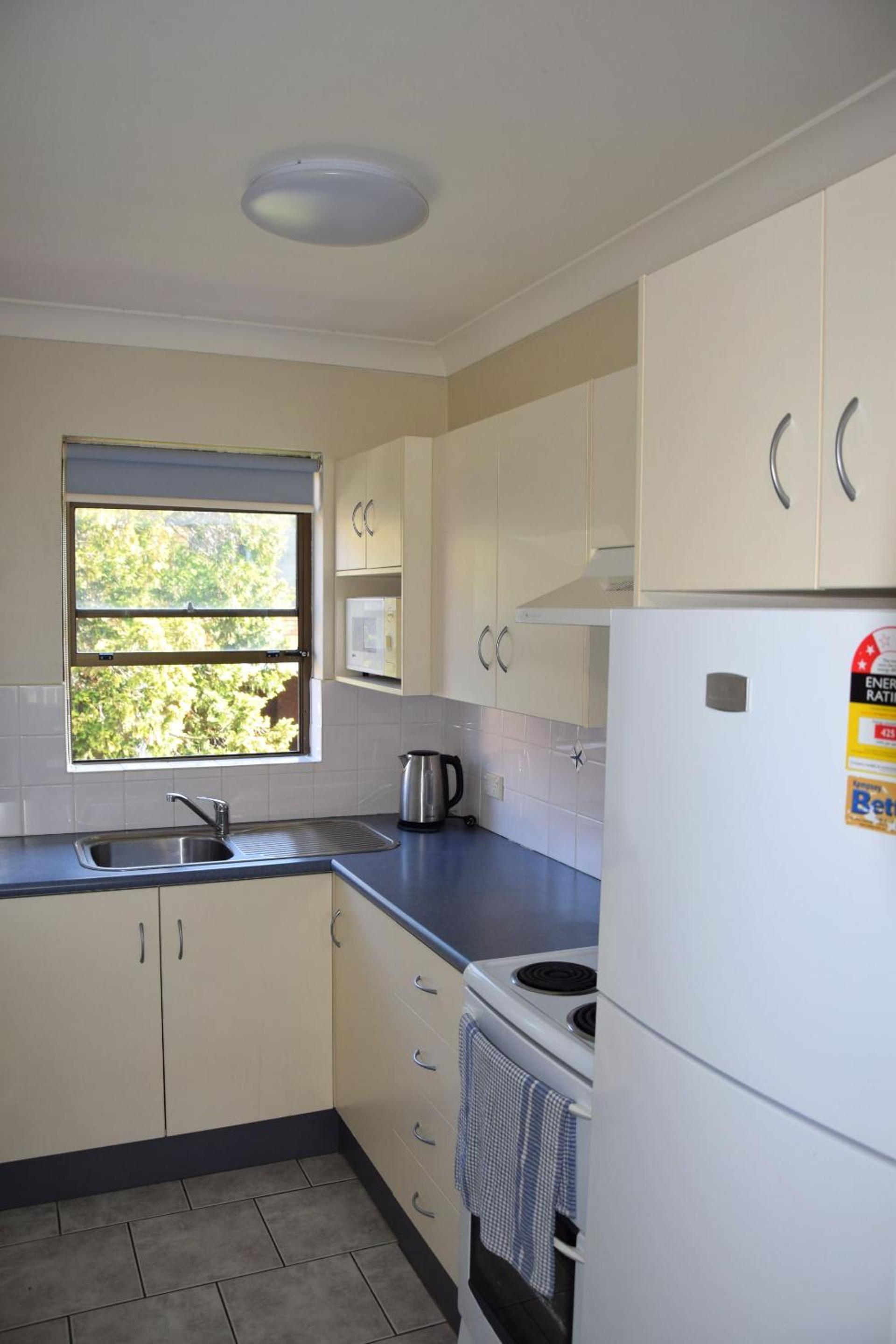 Dunbar Court Unit 8 - Bring your own linen