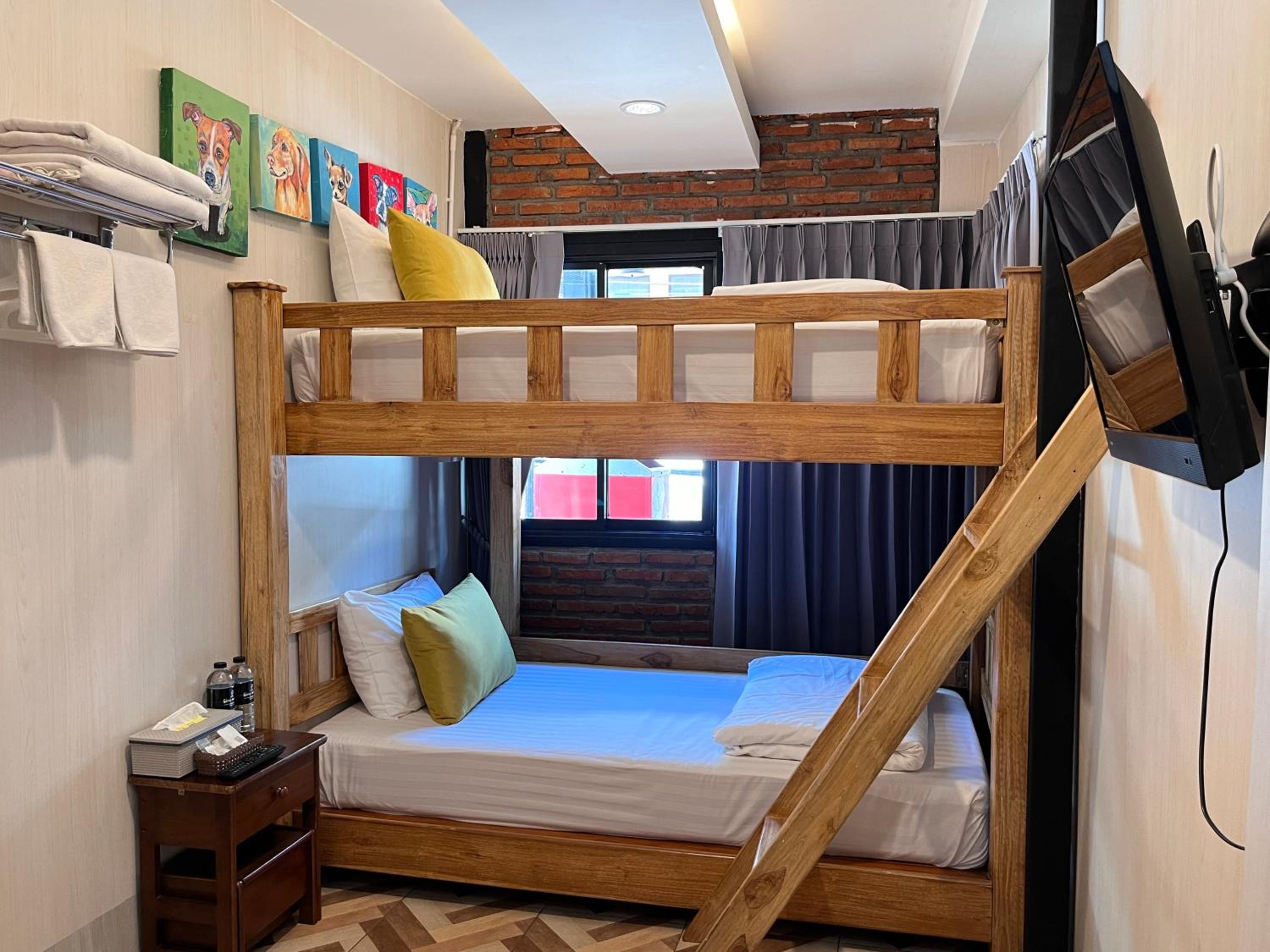 Sleep Walker Poshtel