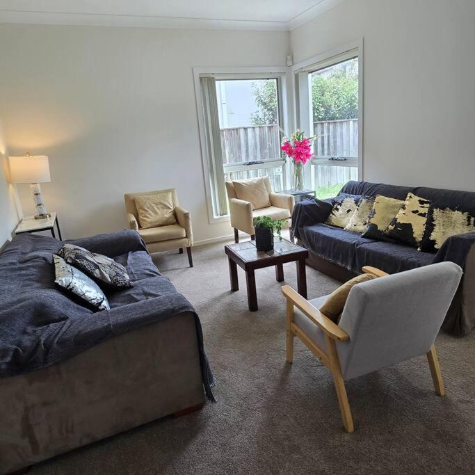 Cosy 5 x bedroom Kellyvil Ridge
