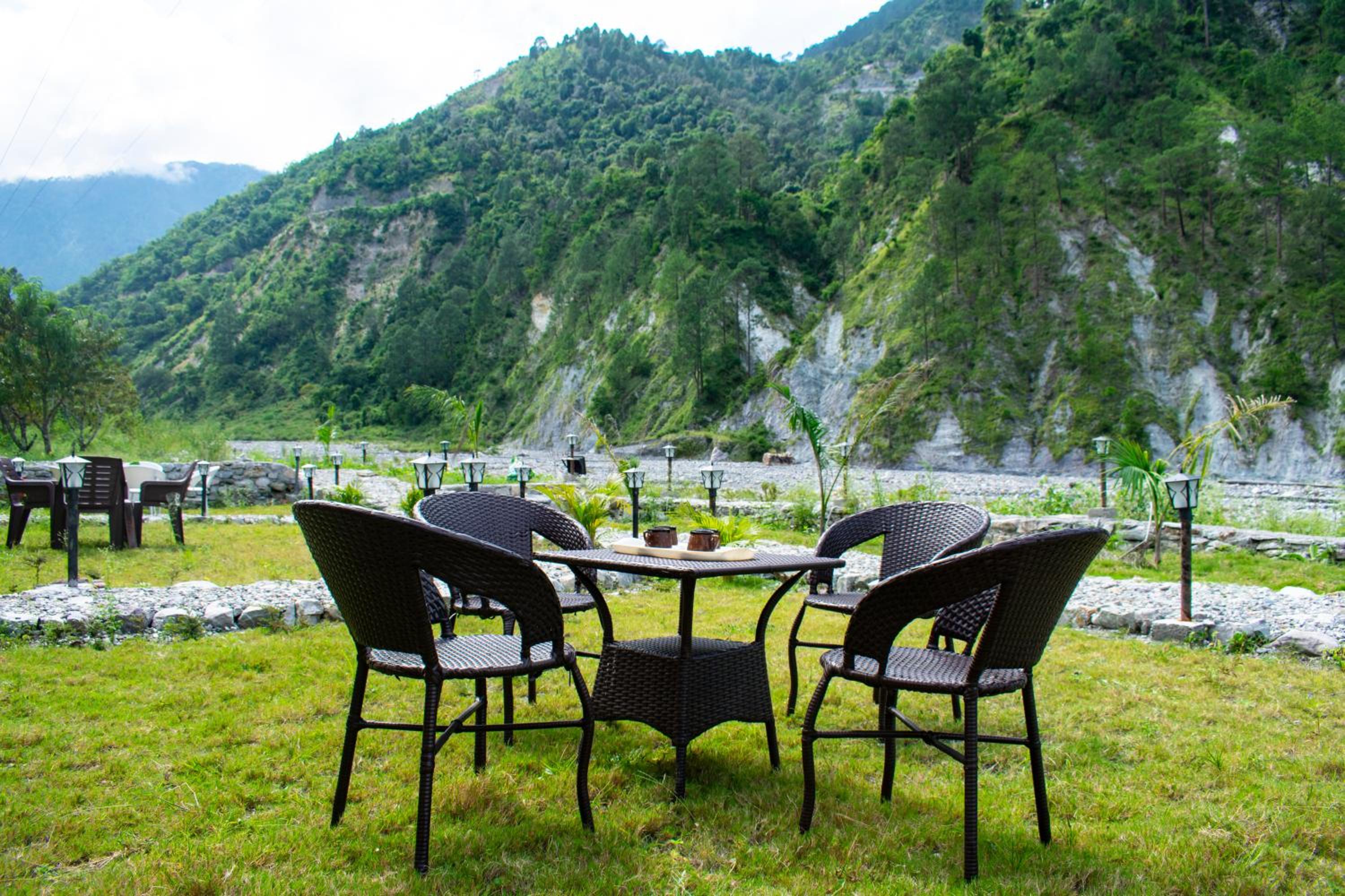 Cabana Riverside Resort - Kainchi Dham view 2