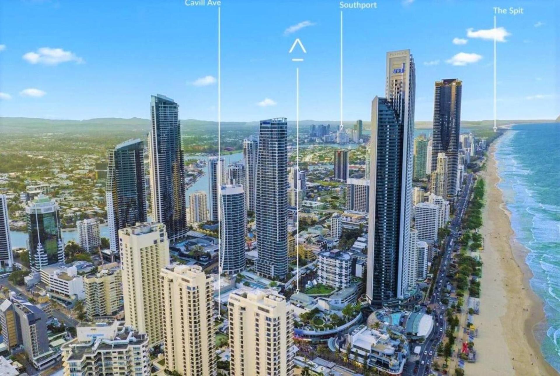 Iluka House - Surfers Paradise