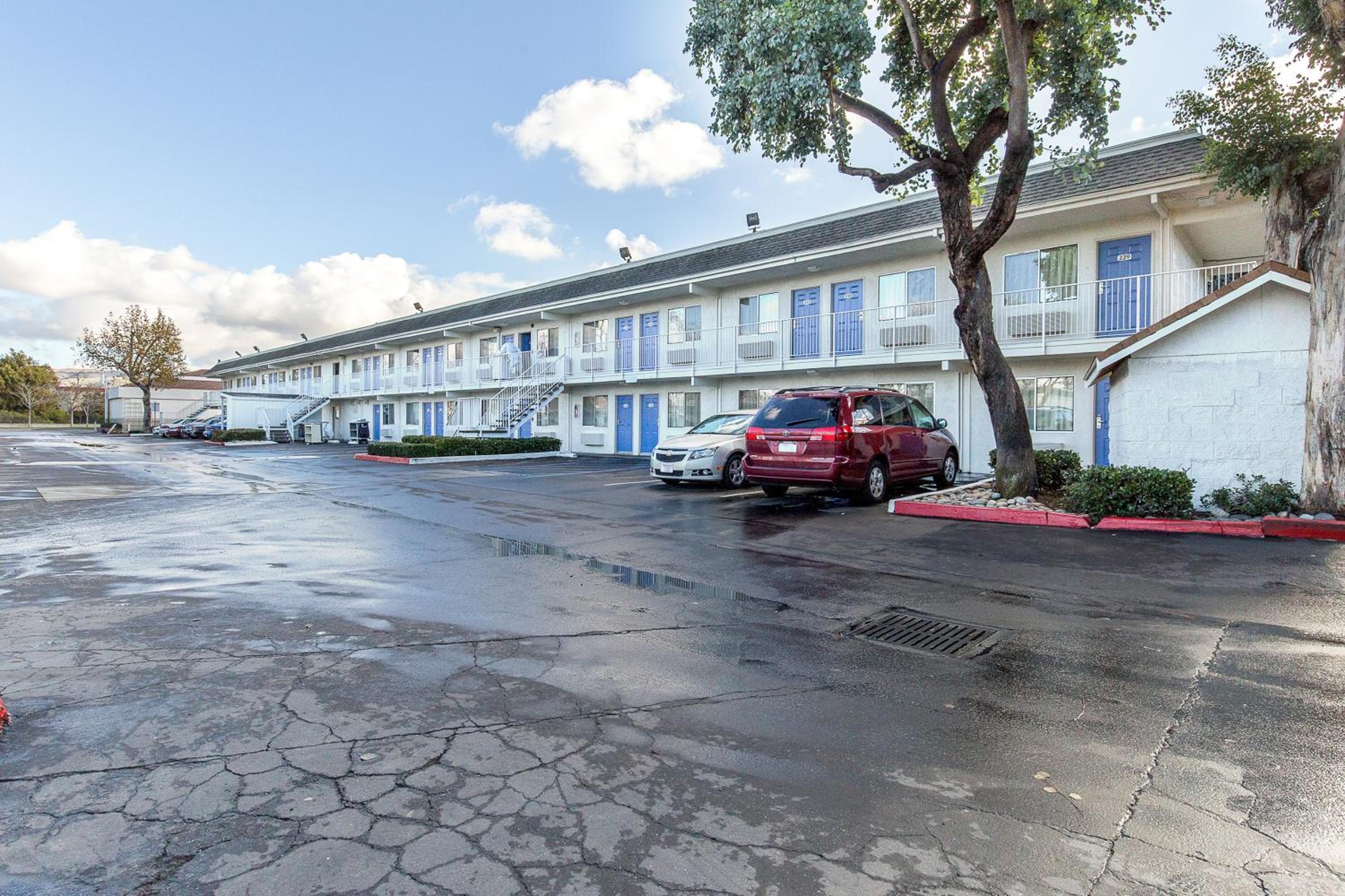 Hayward Vacations - Motel 6 Hayward, CA- Silicon Valley Gateway - Property Image 59