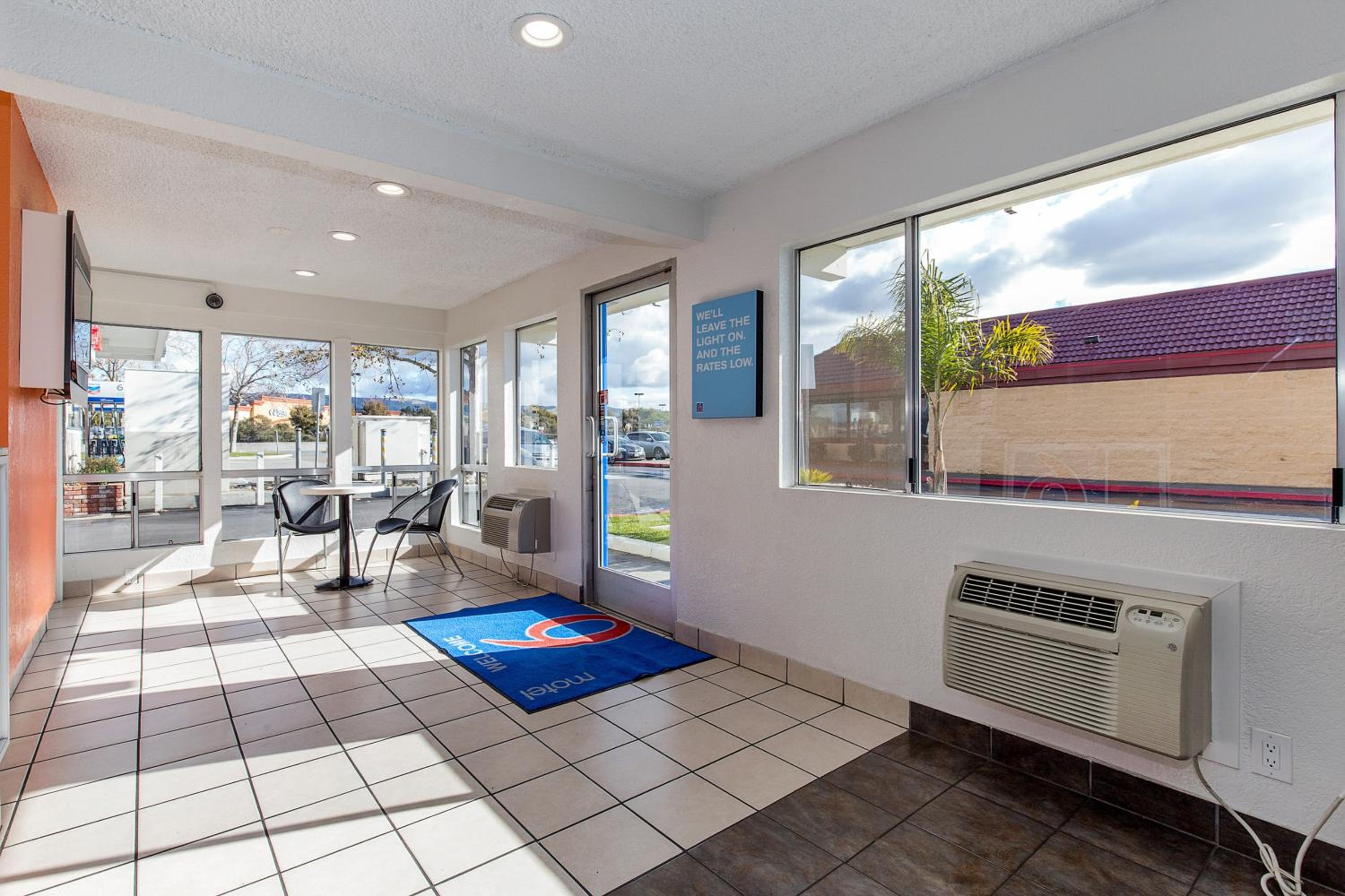 Hayward Vacations - Motel 6 Hayward, CA- Silicon Valley Gateway - Property Image 3