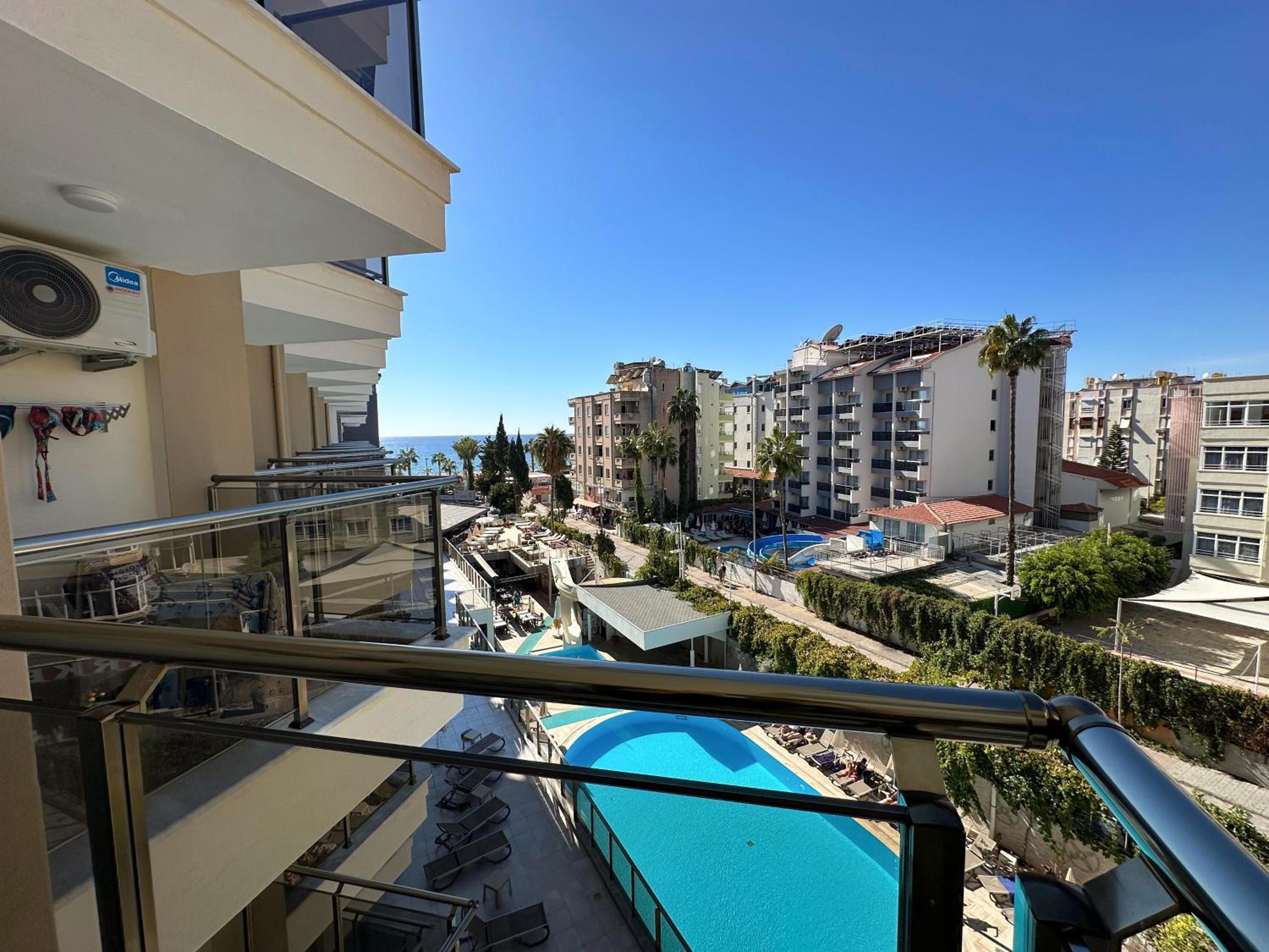 Monte Carlo Hotel - Image 19