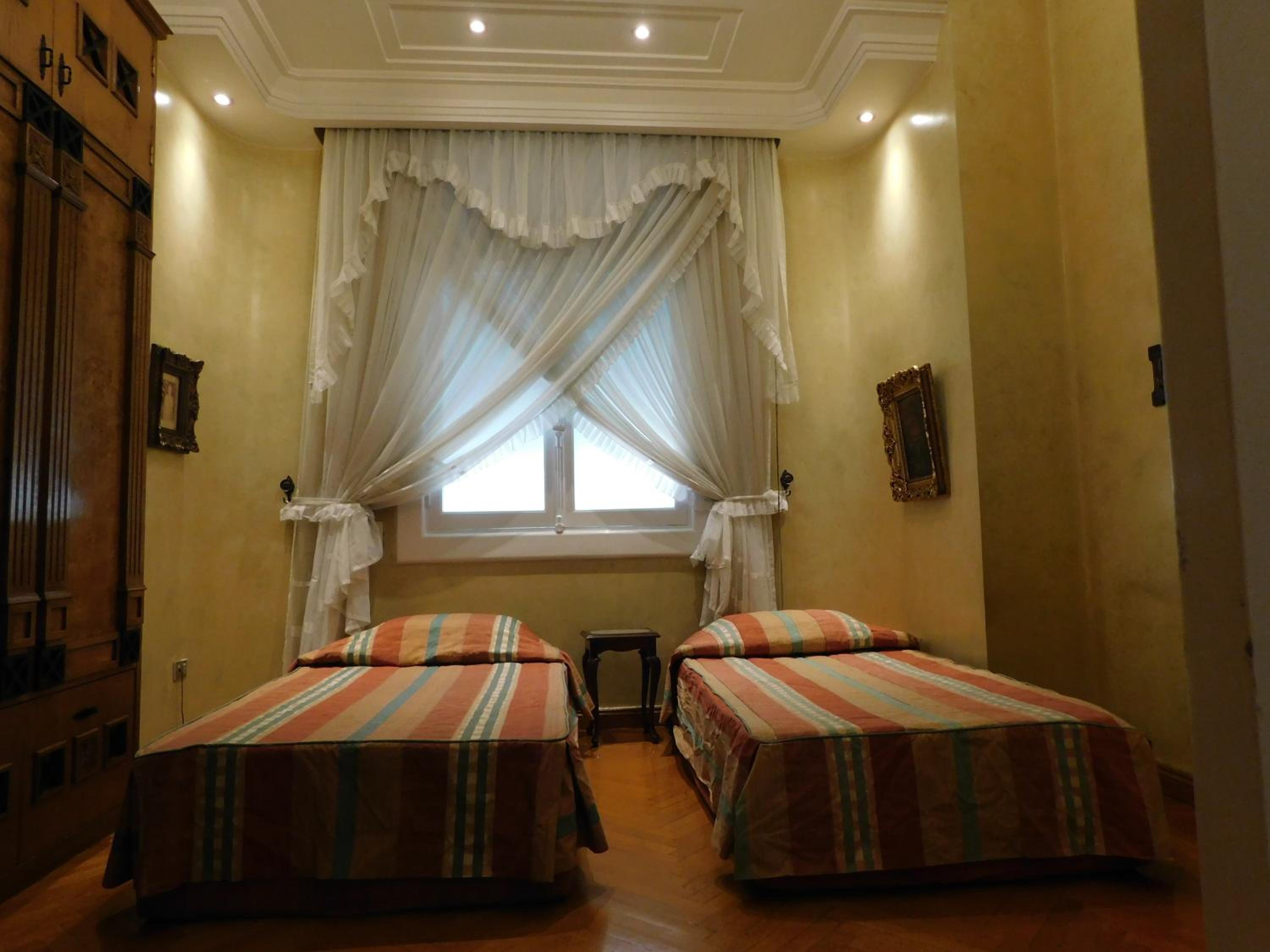 Down Town Luxury Apartment