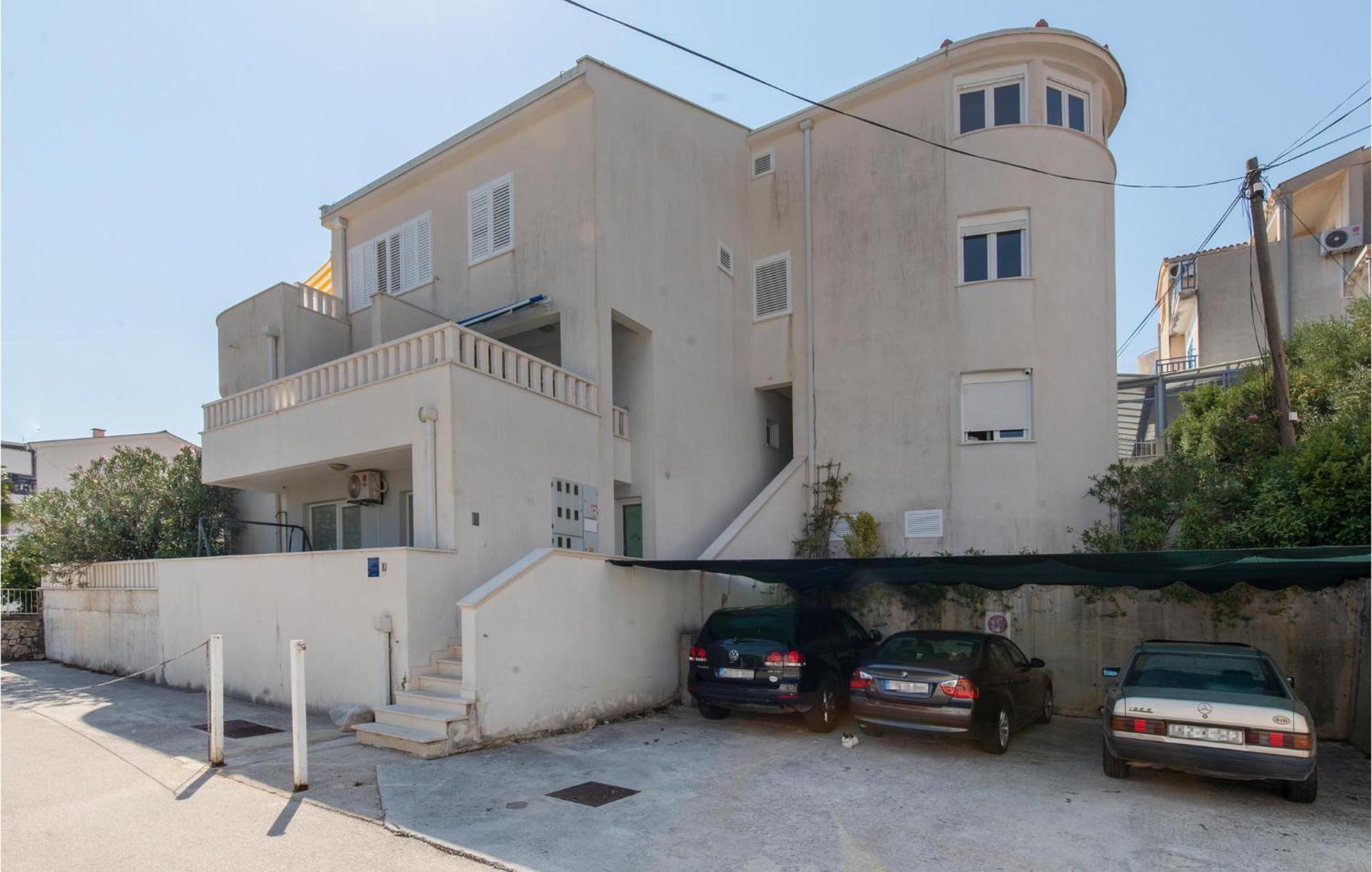 2 Bedroom Amazing Apartment In Klek