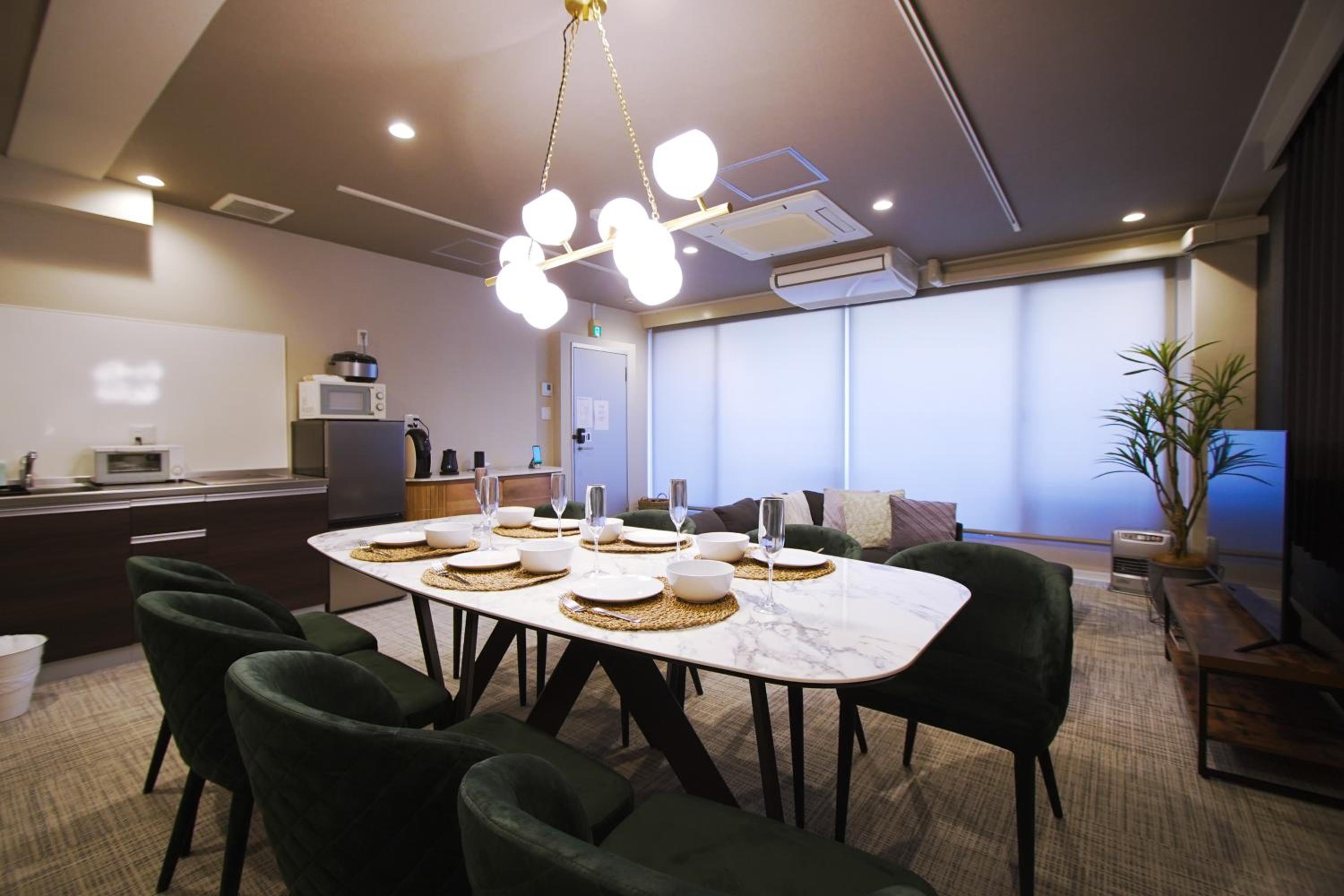 INOVE VILLA OSAKA -118 sqm , 2 Bedrooms , 7 Double Beds , Max 14 ppl- Great Access to USJ & Namba