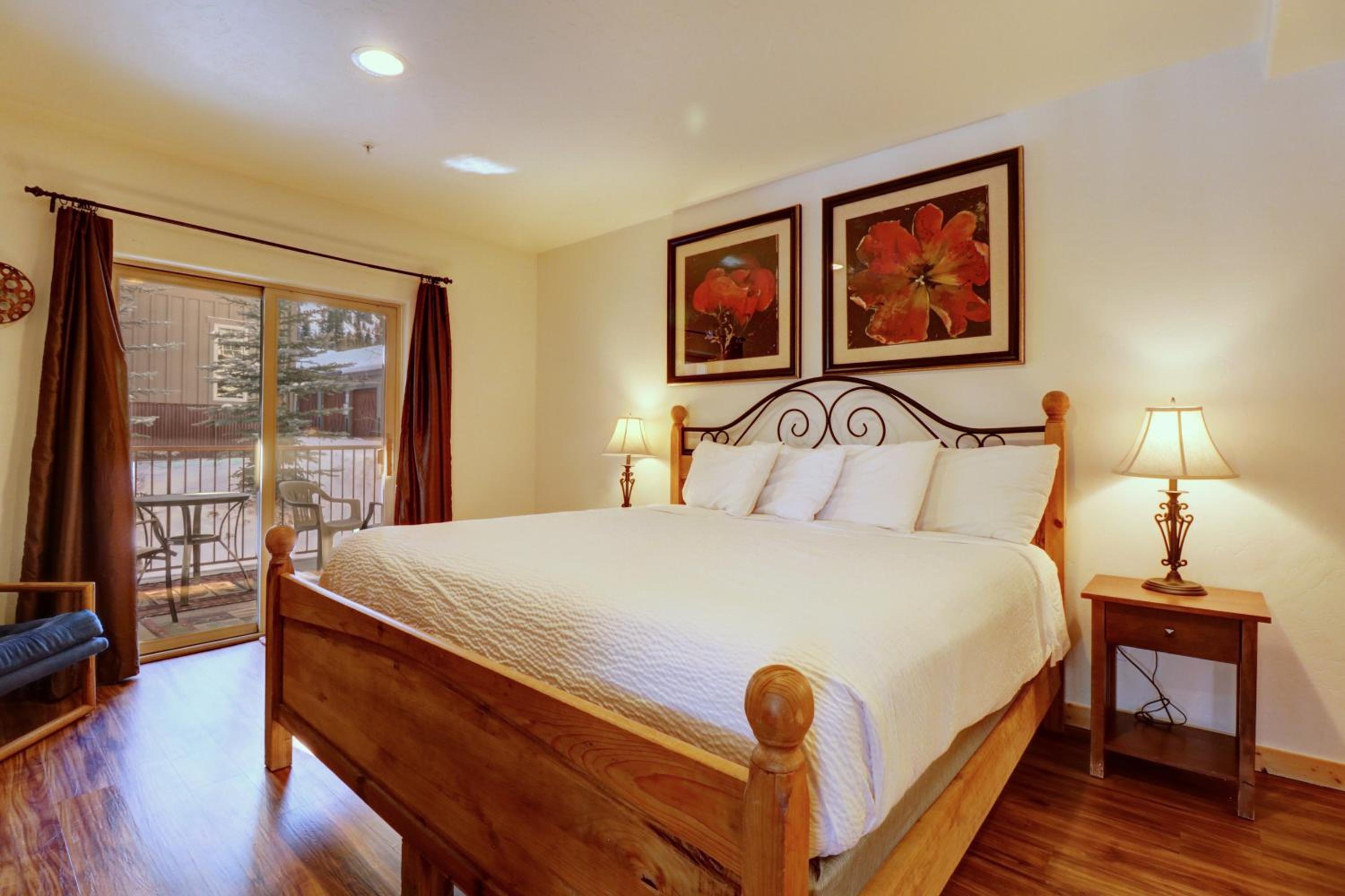 101 Streamside Lane condo view 4